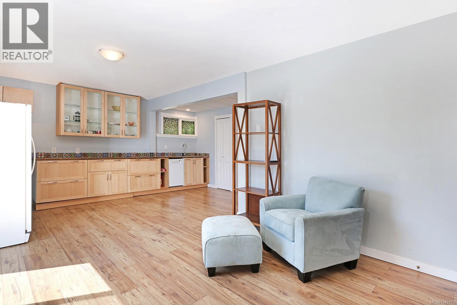 2057 Hummingbird Pl, Comox