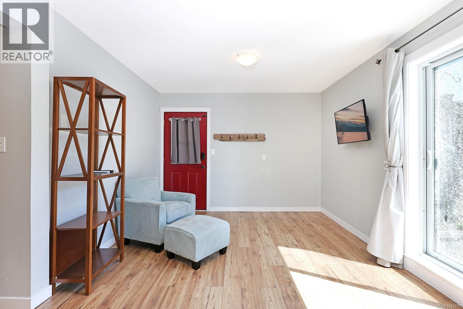 2057 Hummingbird Pl, Comox