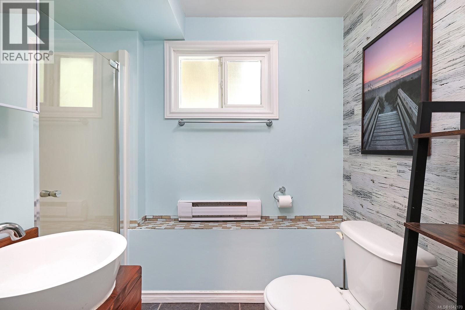 2057 Hummingbird Pl, Comox