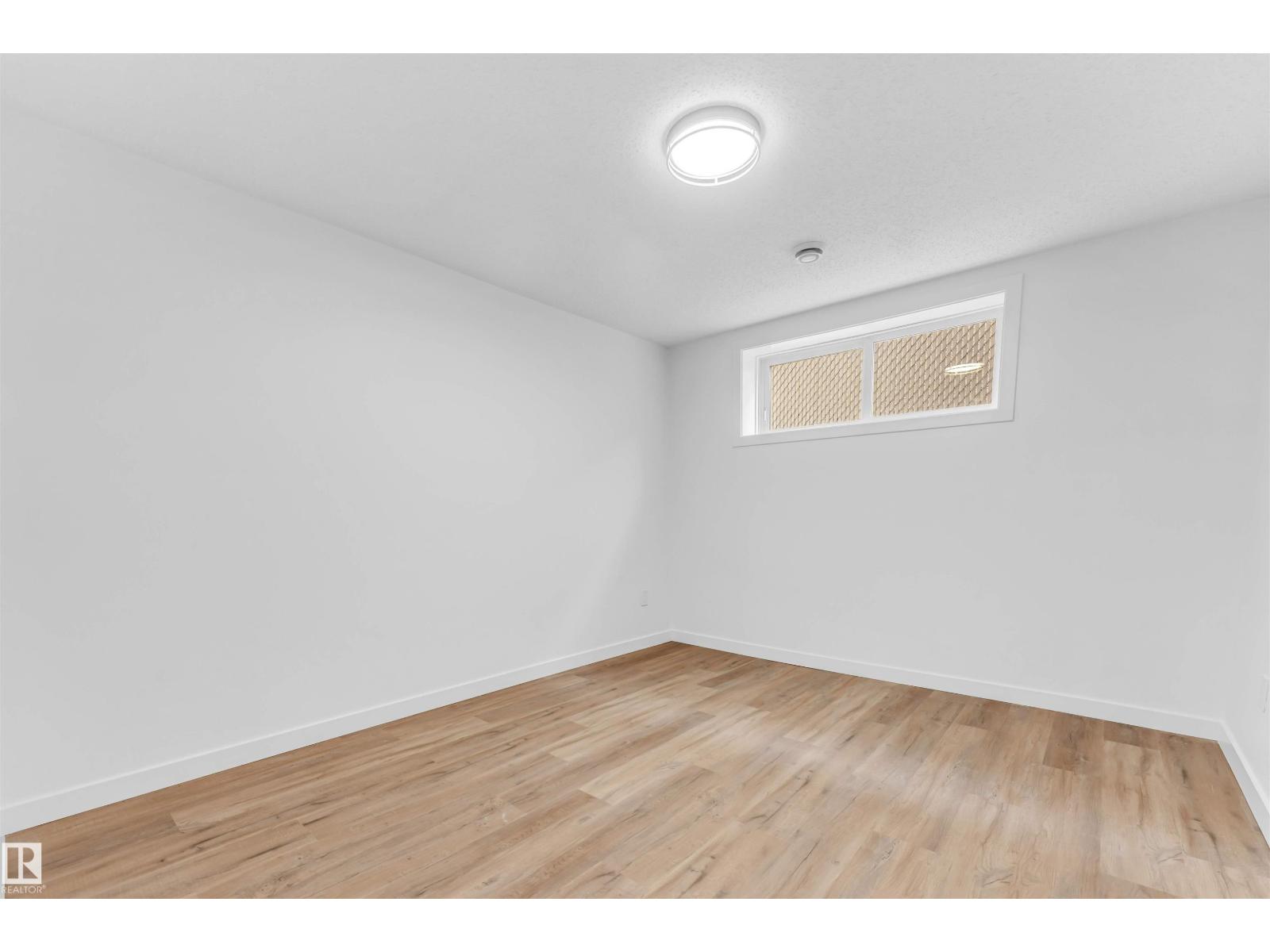 6404 88 AV NW - 30
