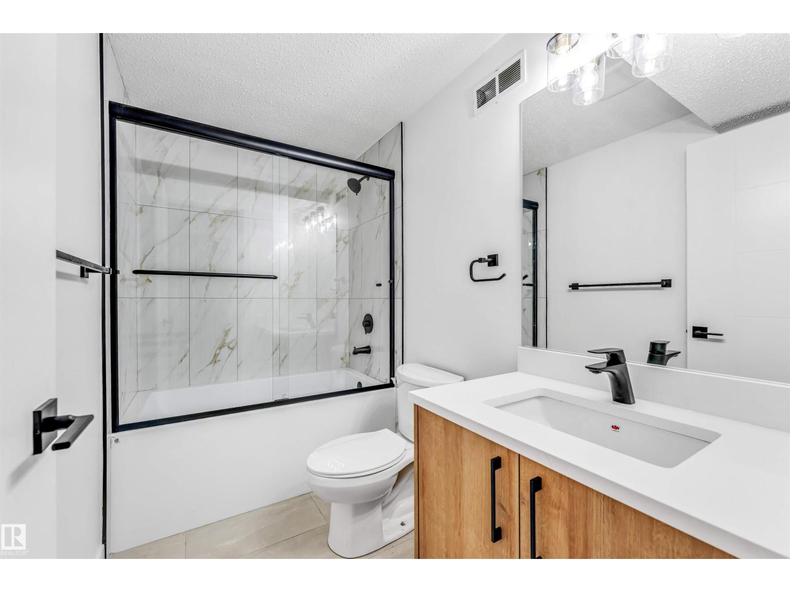 6404 88 AV NW - 32