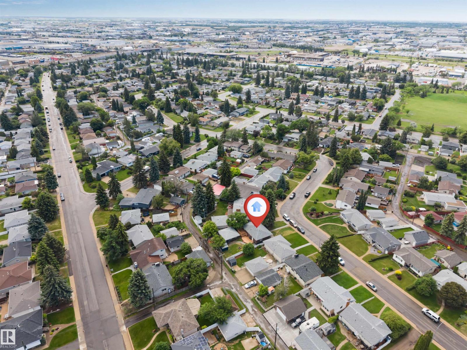 6404 88 AV NW - 40
