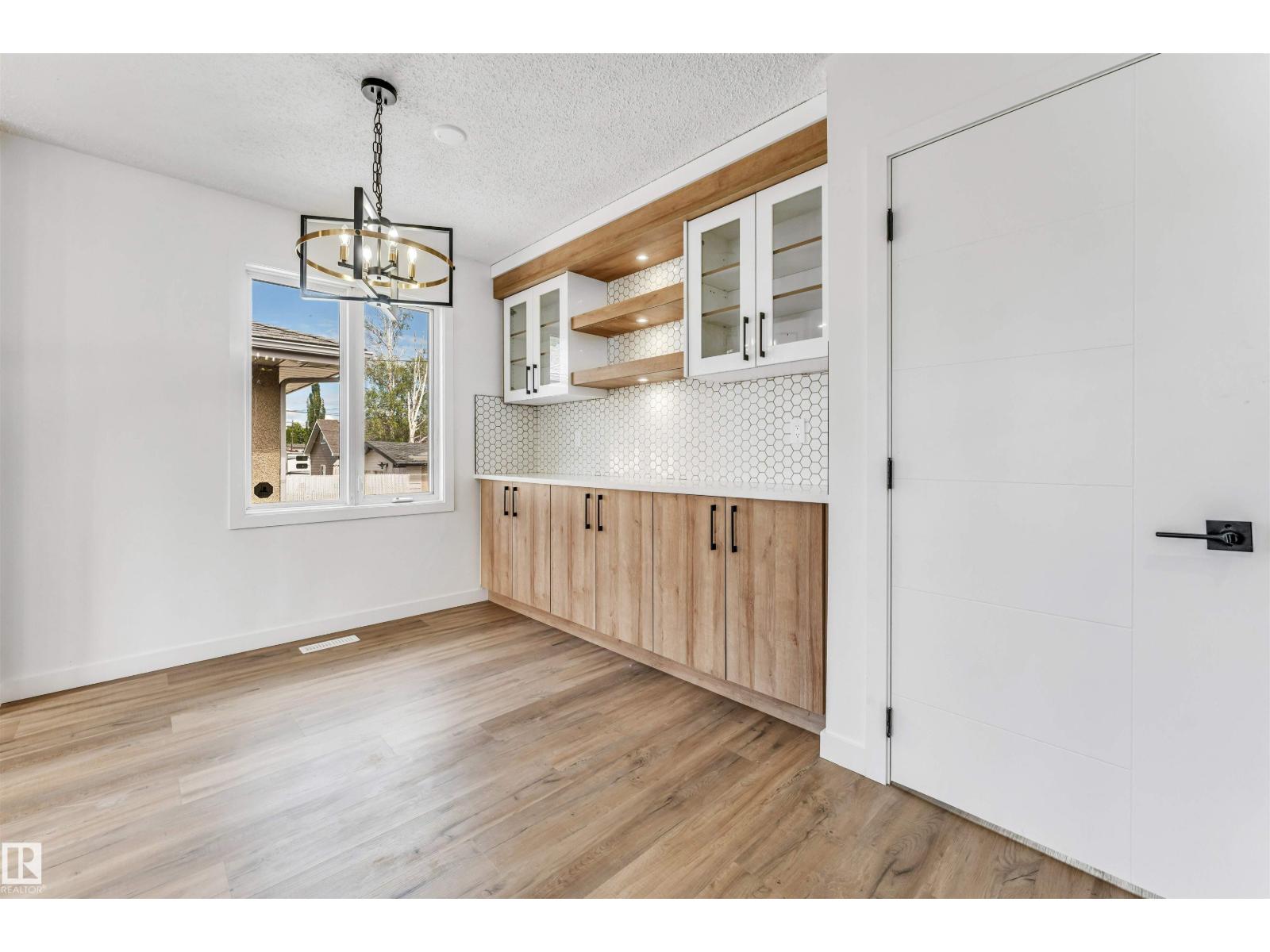 6404 88 AV NW - 8