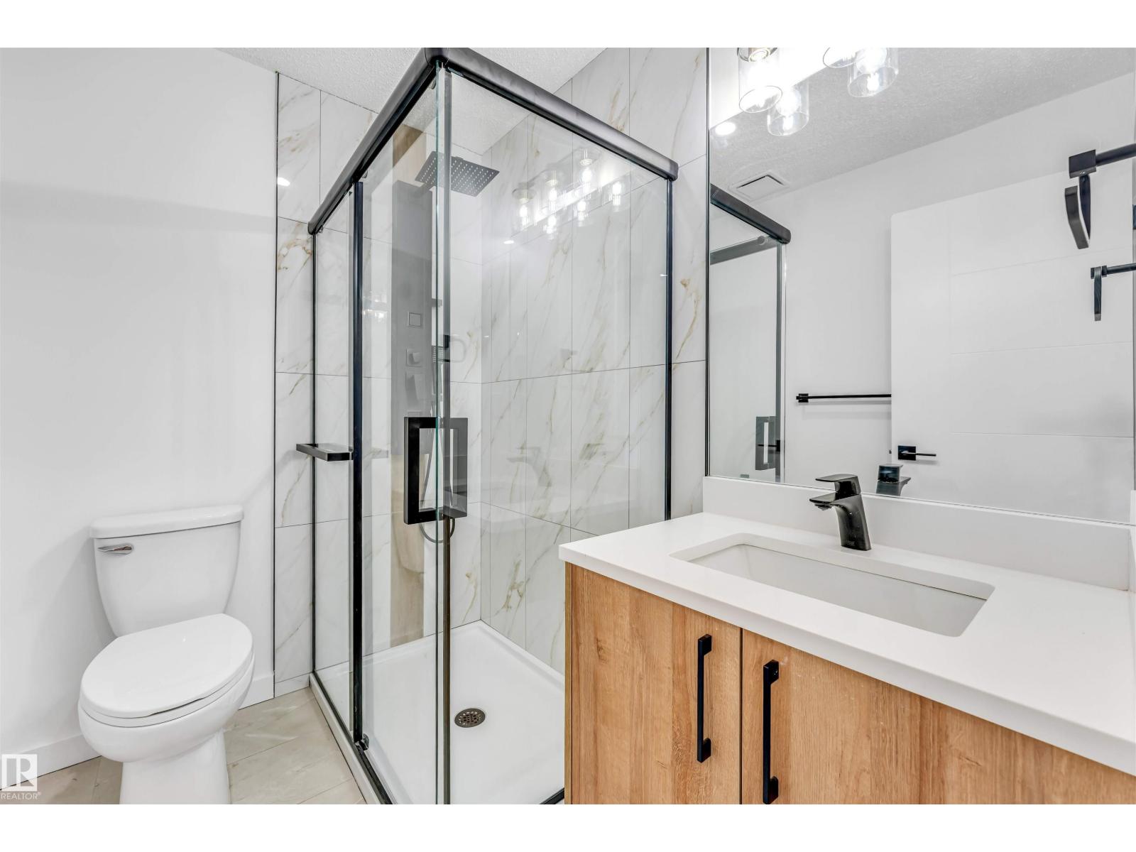 6404 88 AV NW - 20