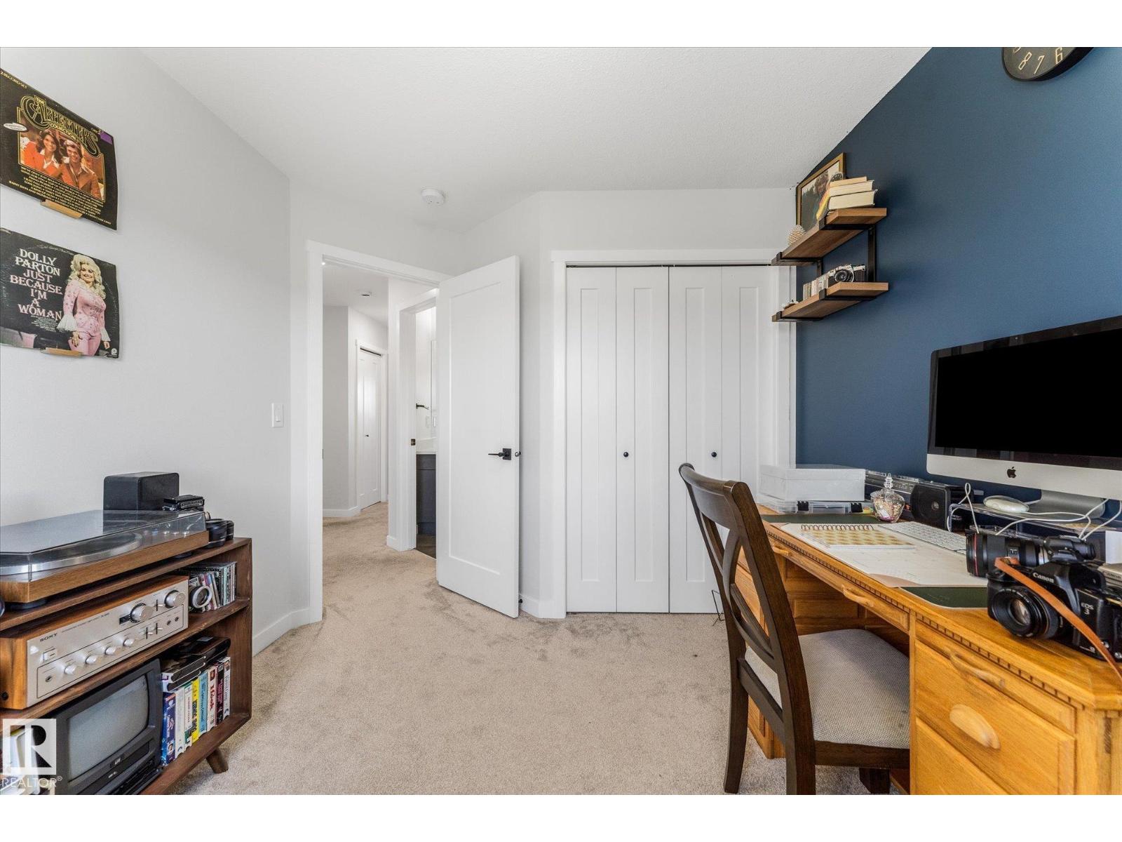 591 MEADOWVIEW DR — photo 24
