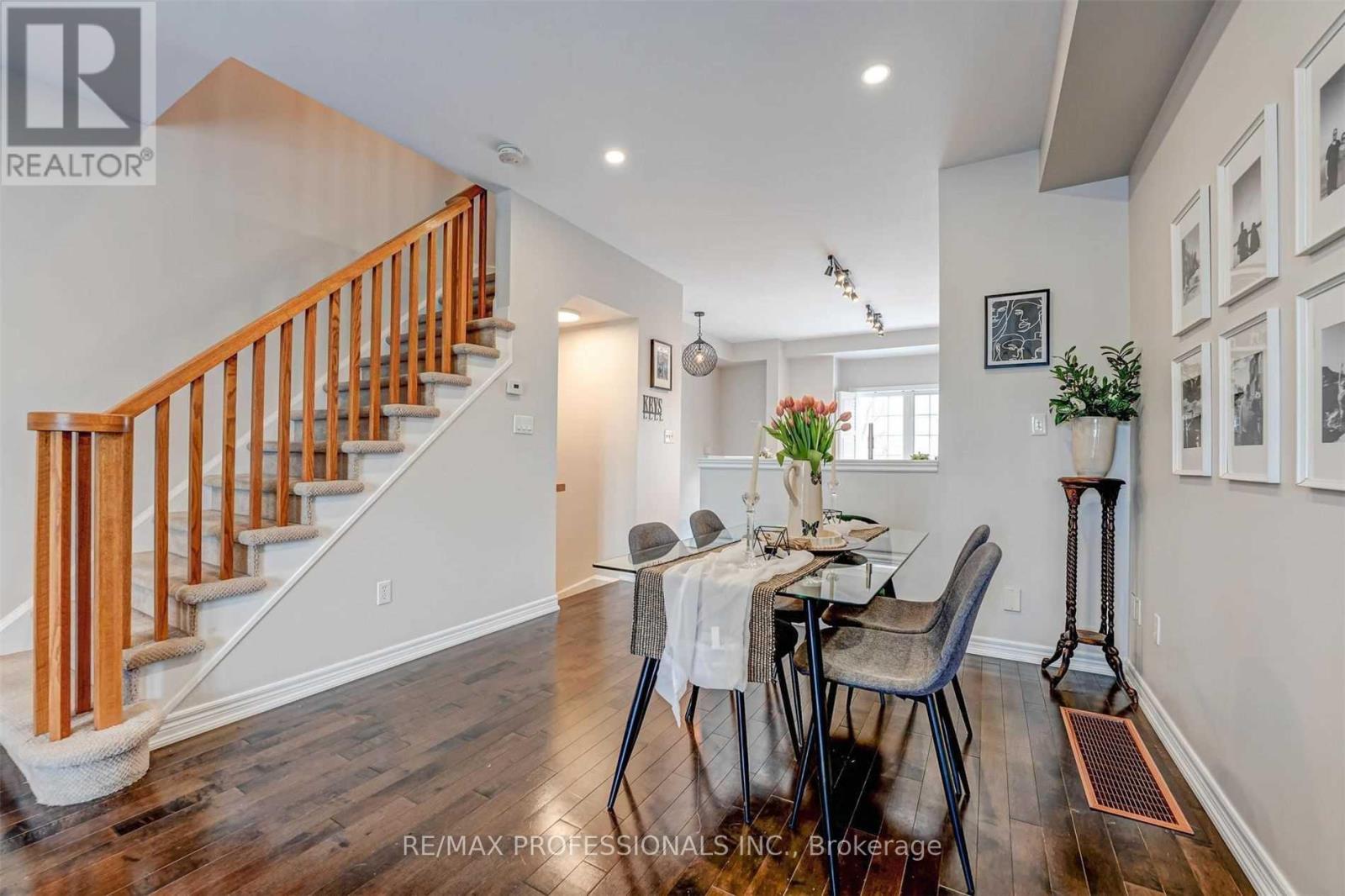 676 ROWLEY COMMON - 11