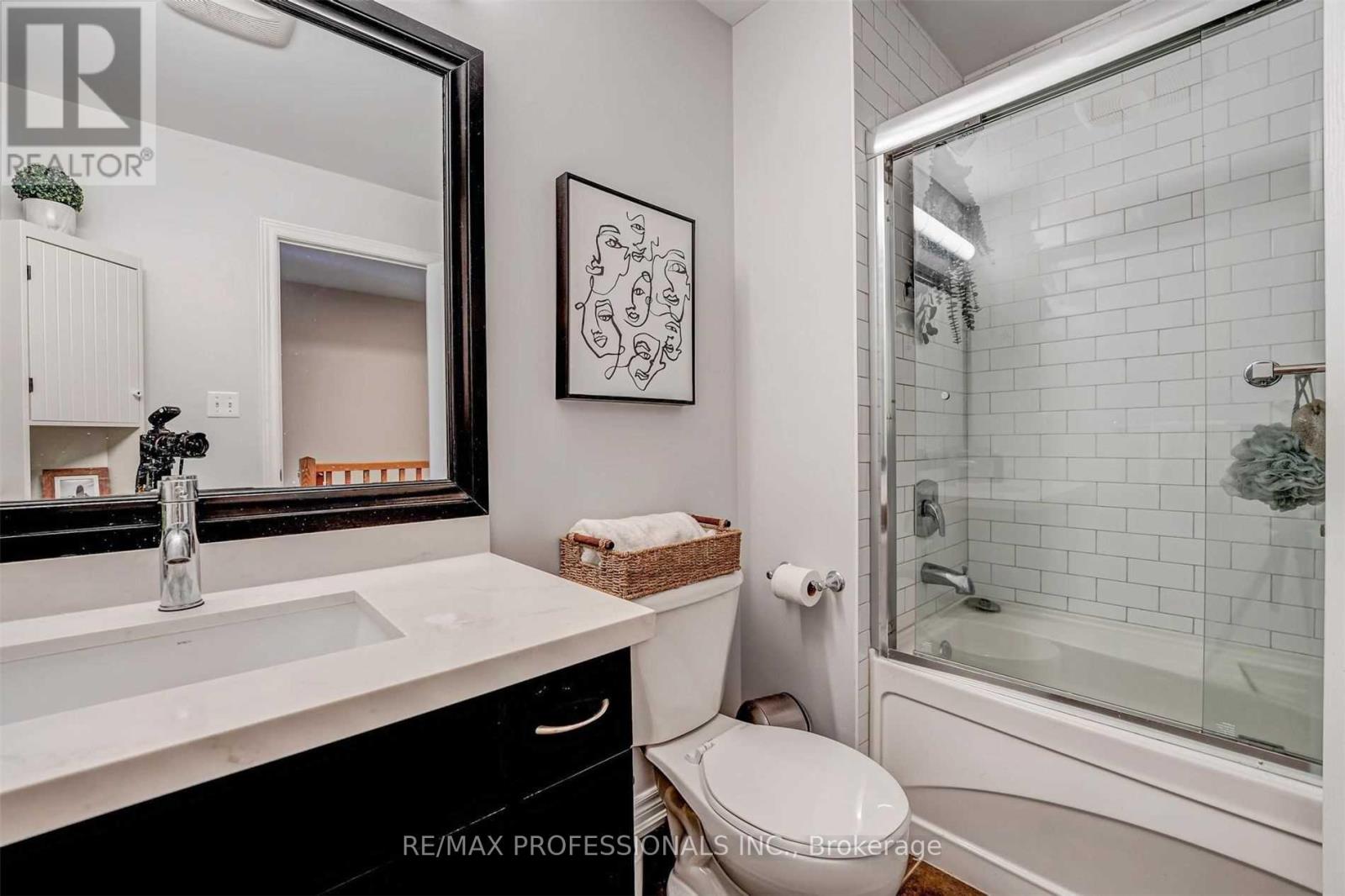 676 ROWLEY COMMON - 21