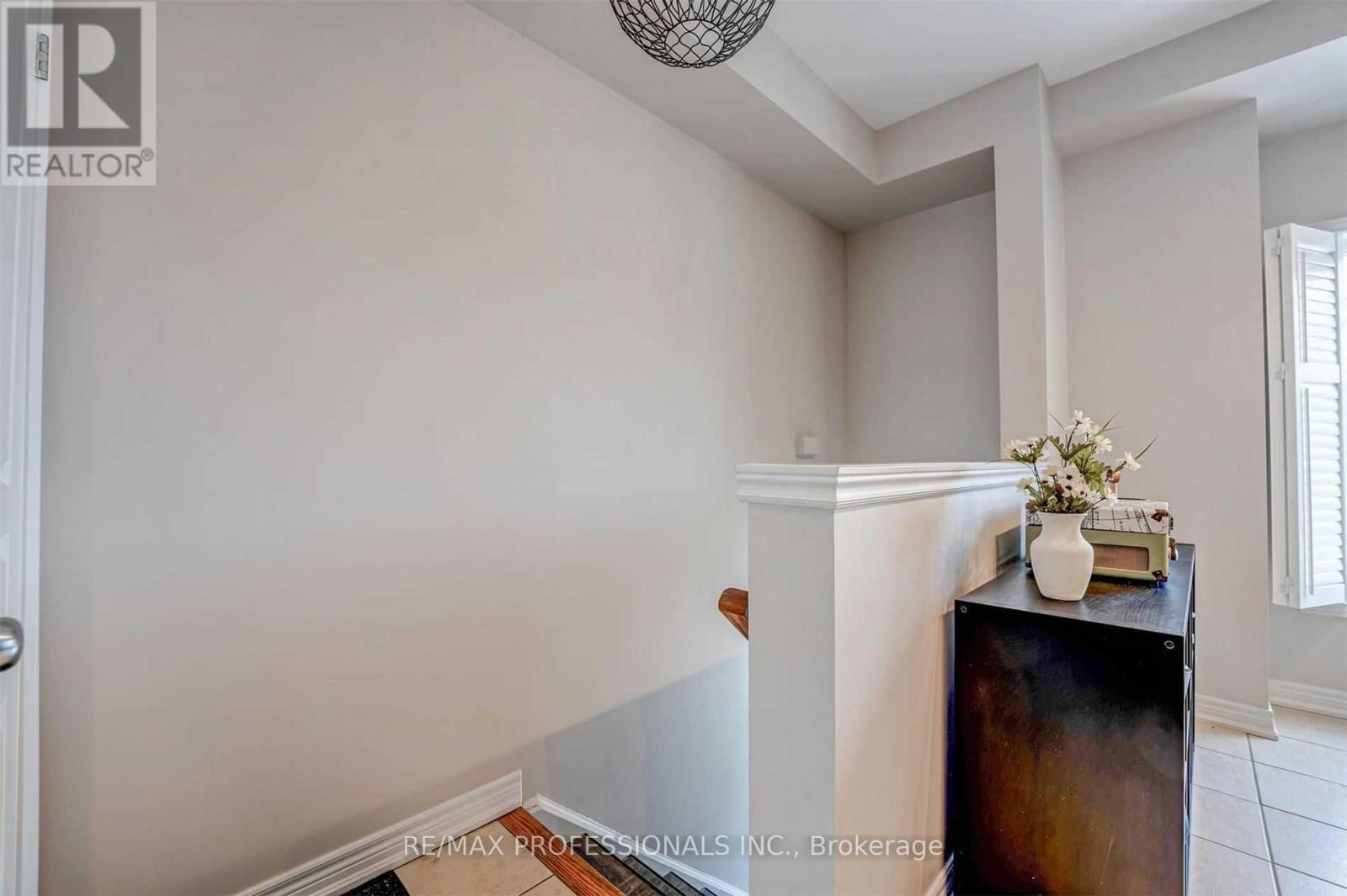 676 ROWLEY COMMON - 29