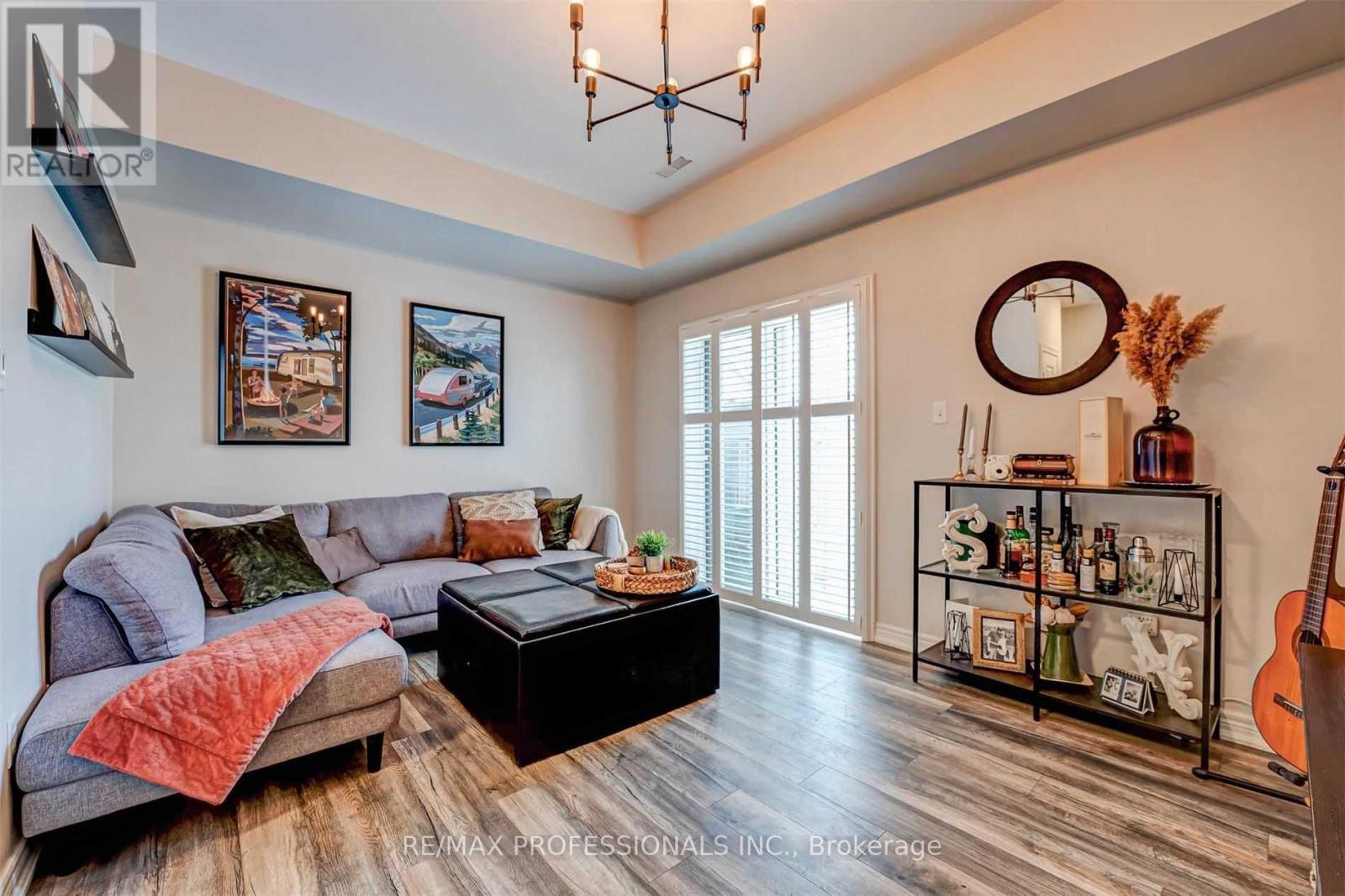 676 ROWLEY COMMON - 32