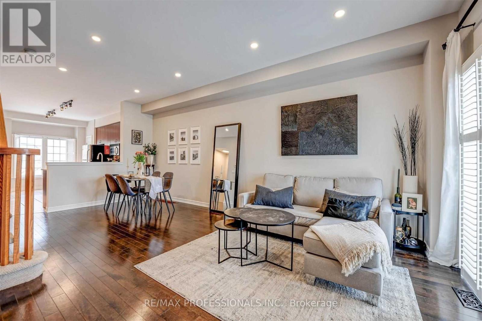 676 ROWLEY COMMON - 15