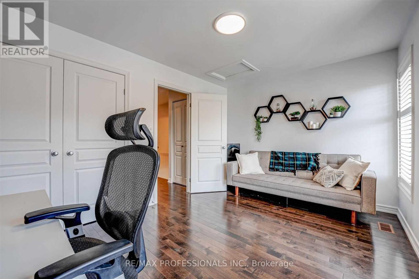 676 ROWLEY COMMON - 26