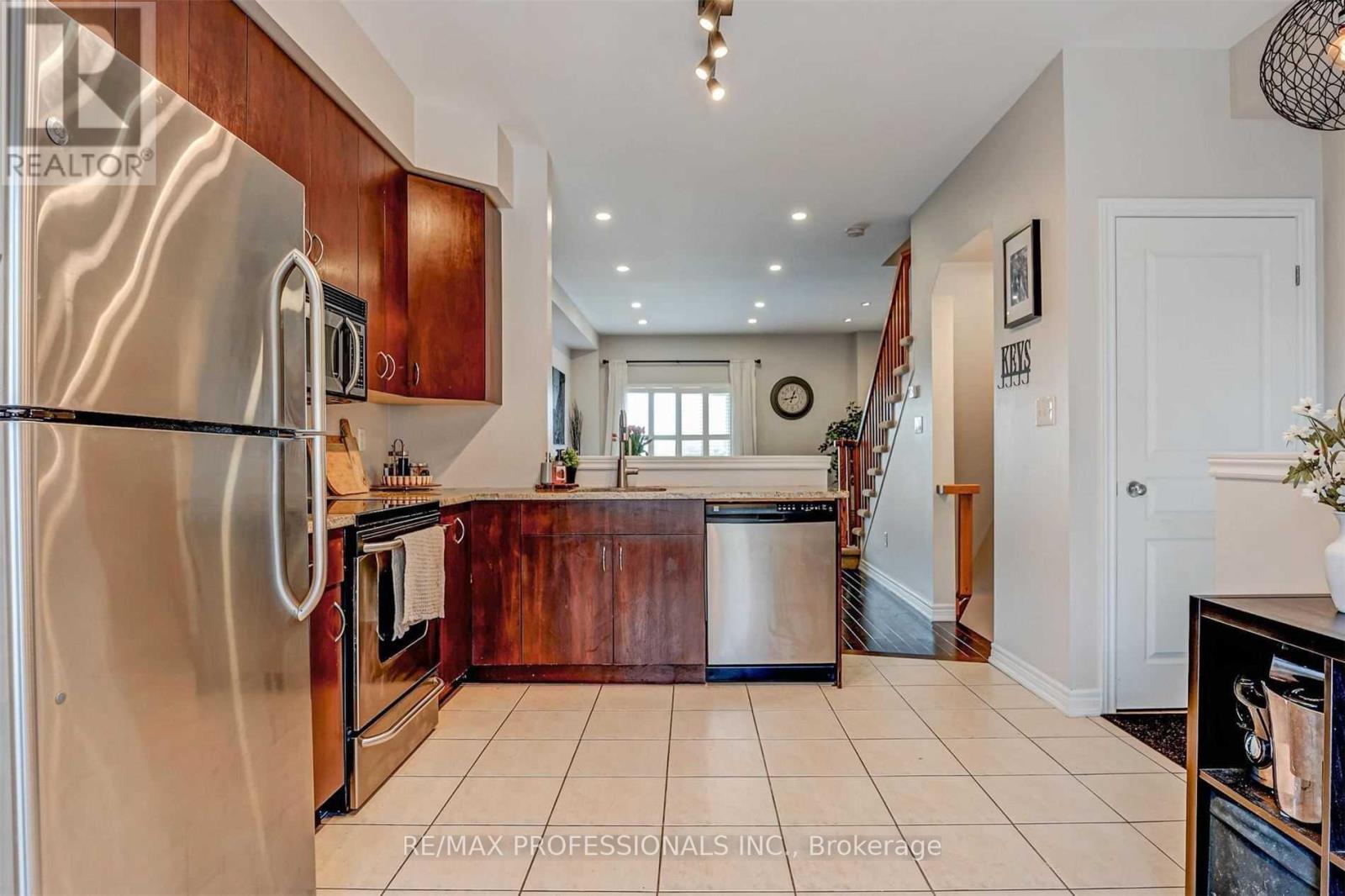 676 ROWLEY COMMON - 3