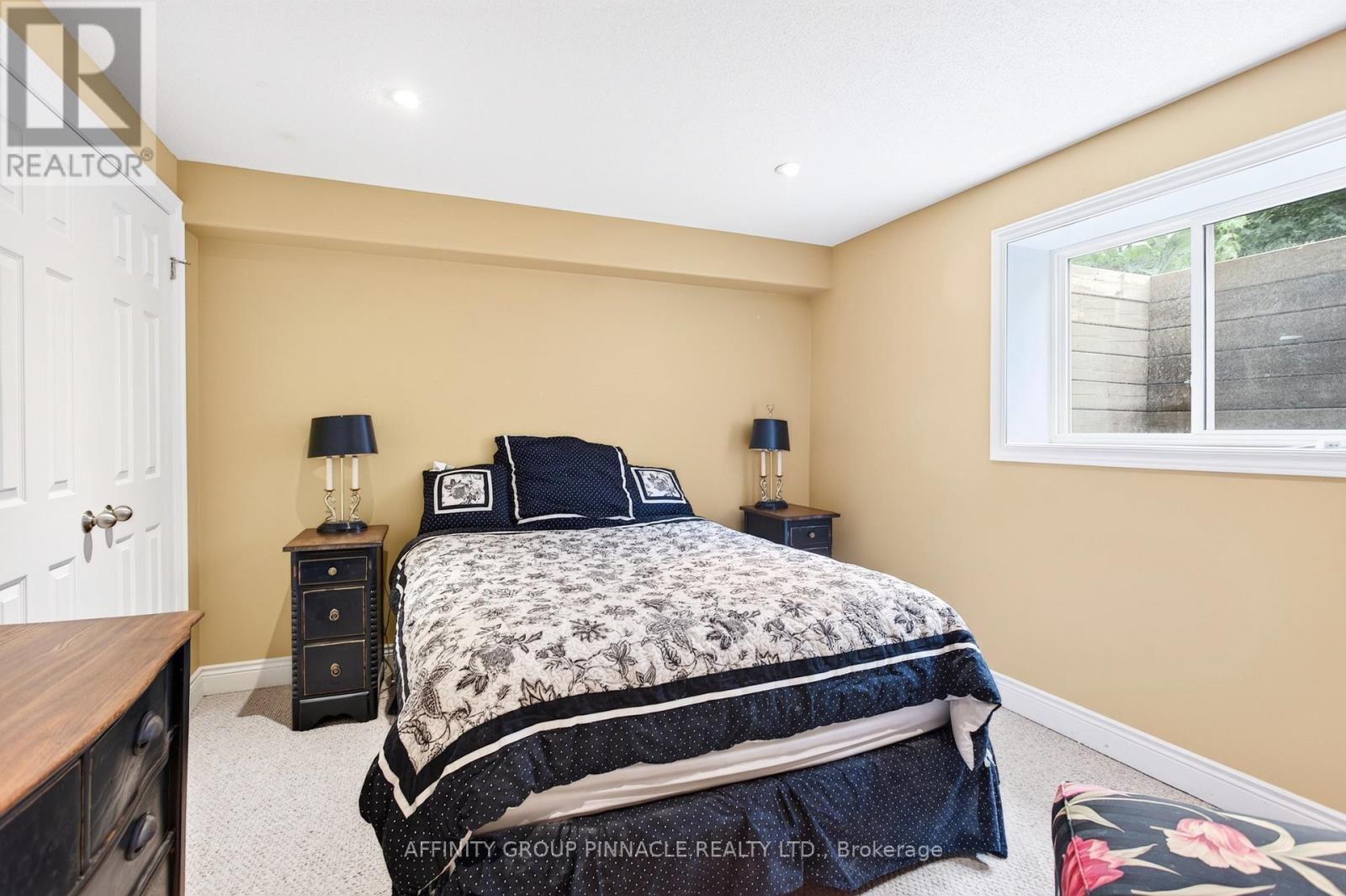 2 FALLINGBROOK CRESCENT - 31
