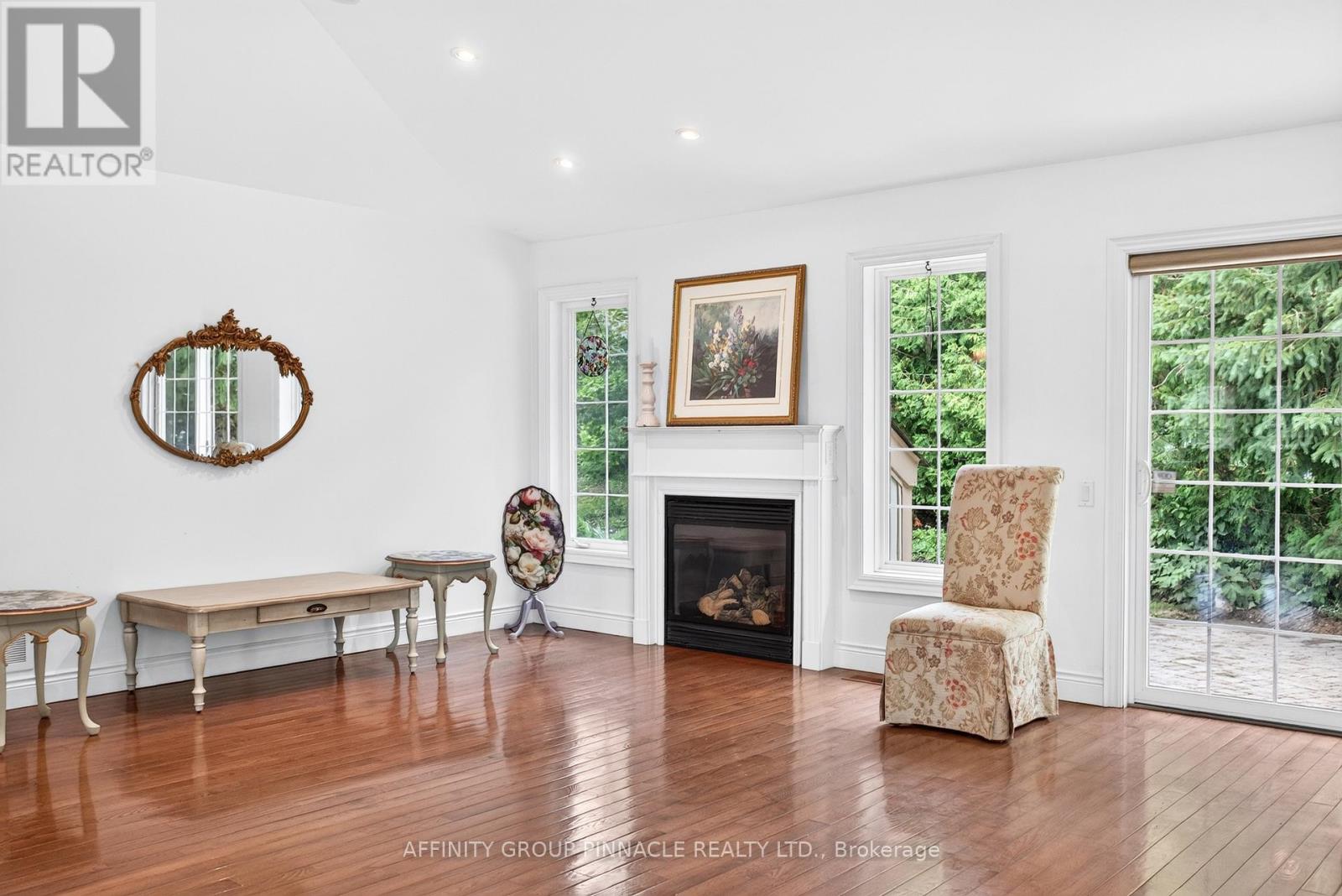 2 FALLINGBROOK CRESCENT - 17