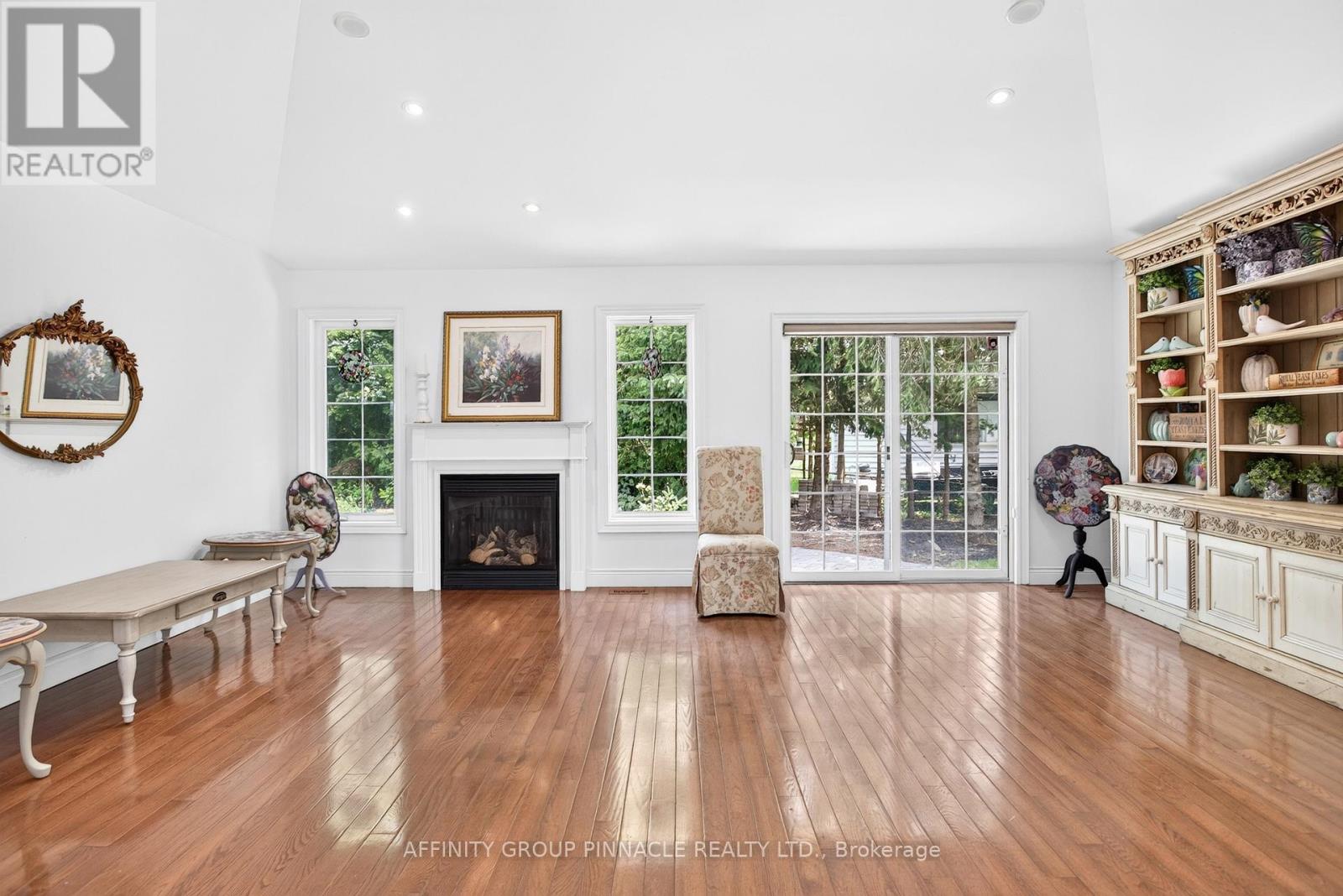 2 FALLINGBROOK CRESCENT - 18