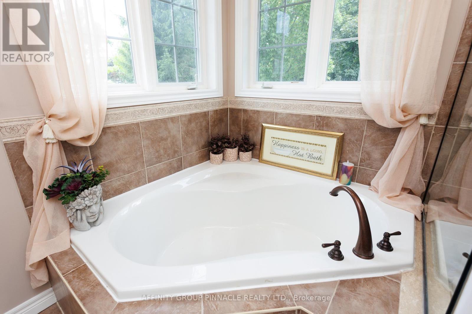 2 FALLINGBROOK CRESCENT - 27