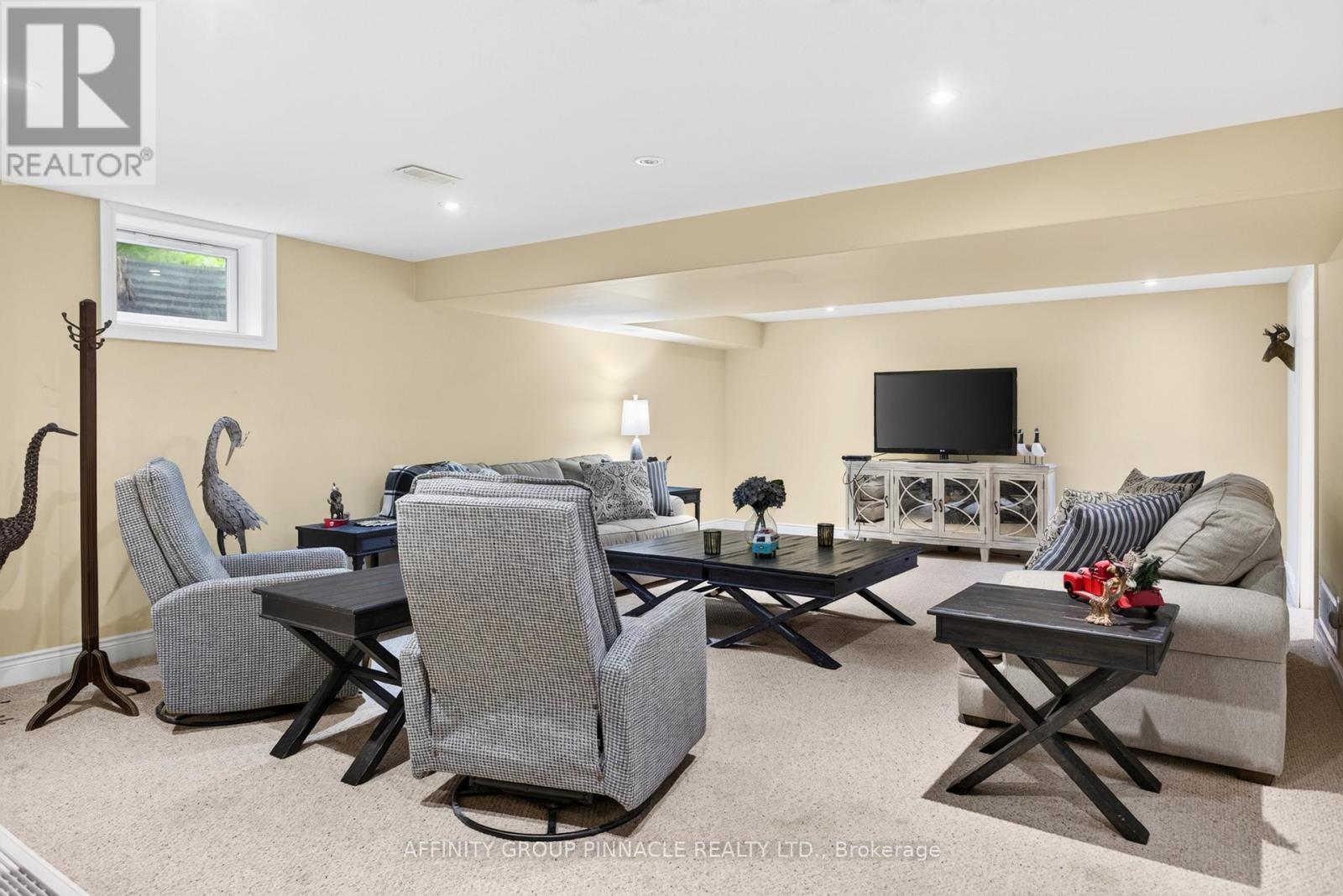 2 FALLINGBROOK CRESCENT - 36