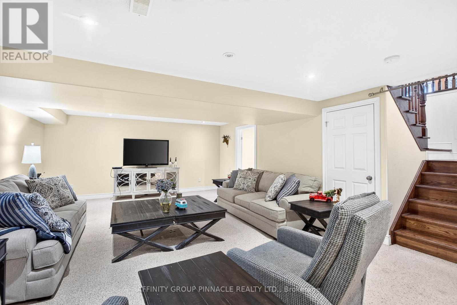 2 FALLINGBROOK CRESCENT - 35