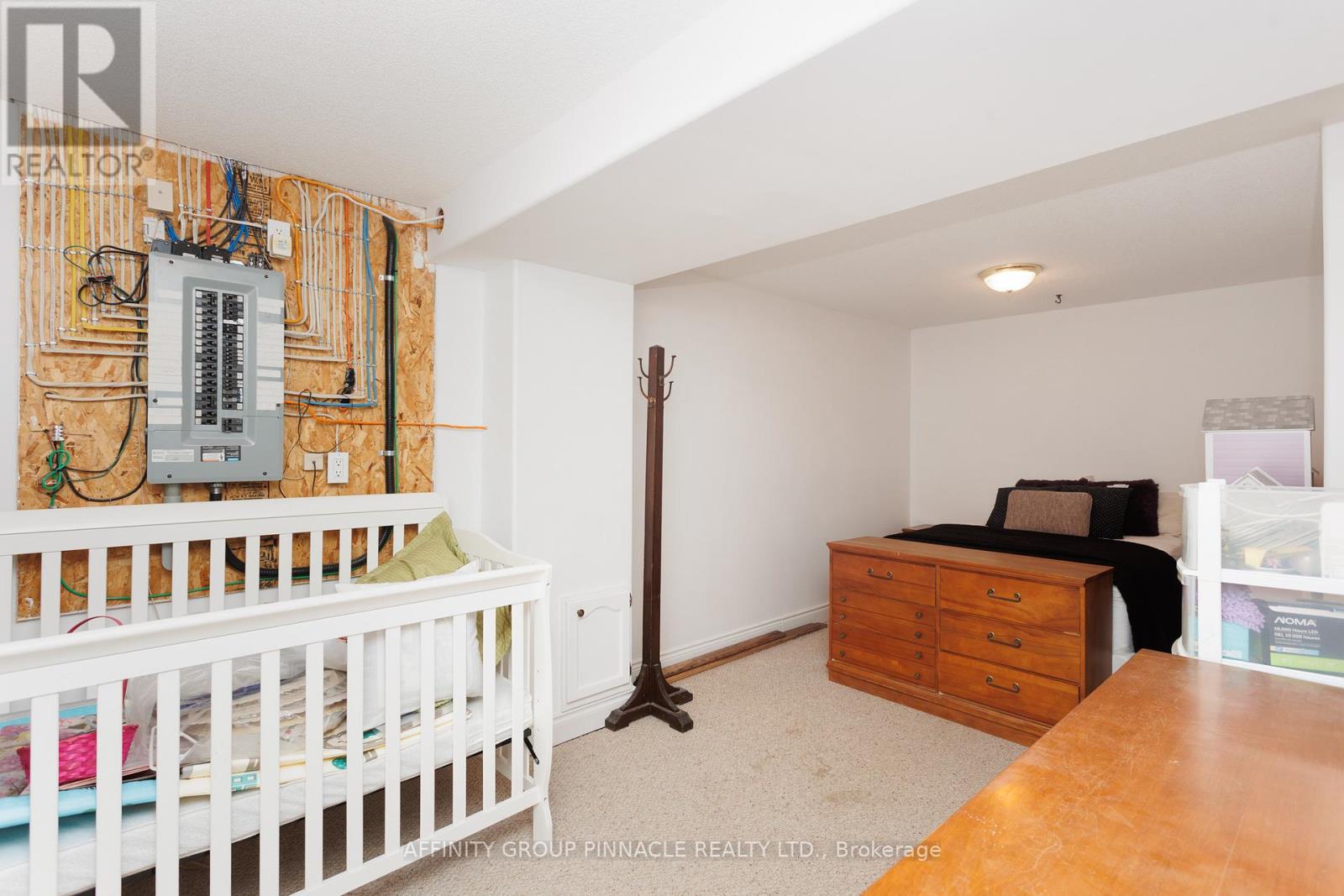 2 FALLINGBROOK CRESCENT - 40