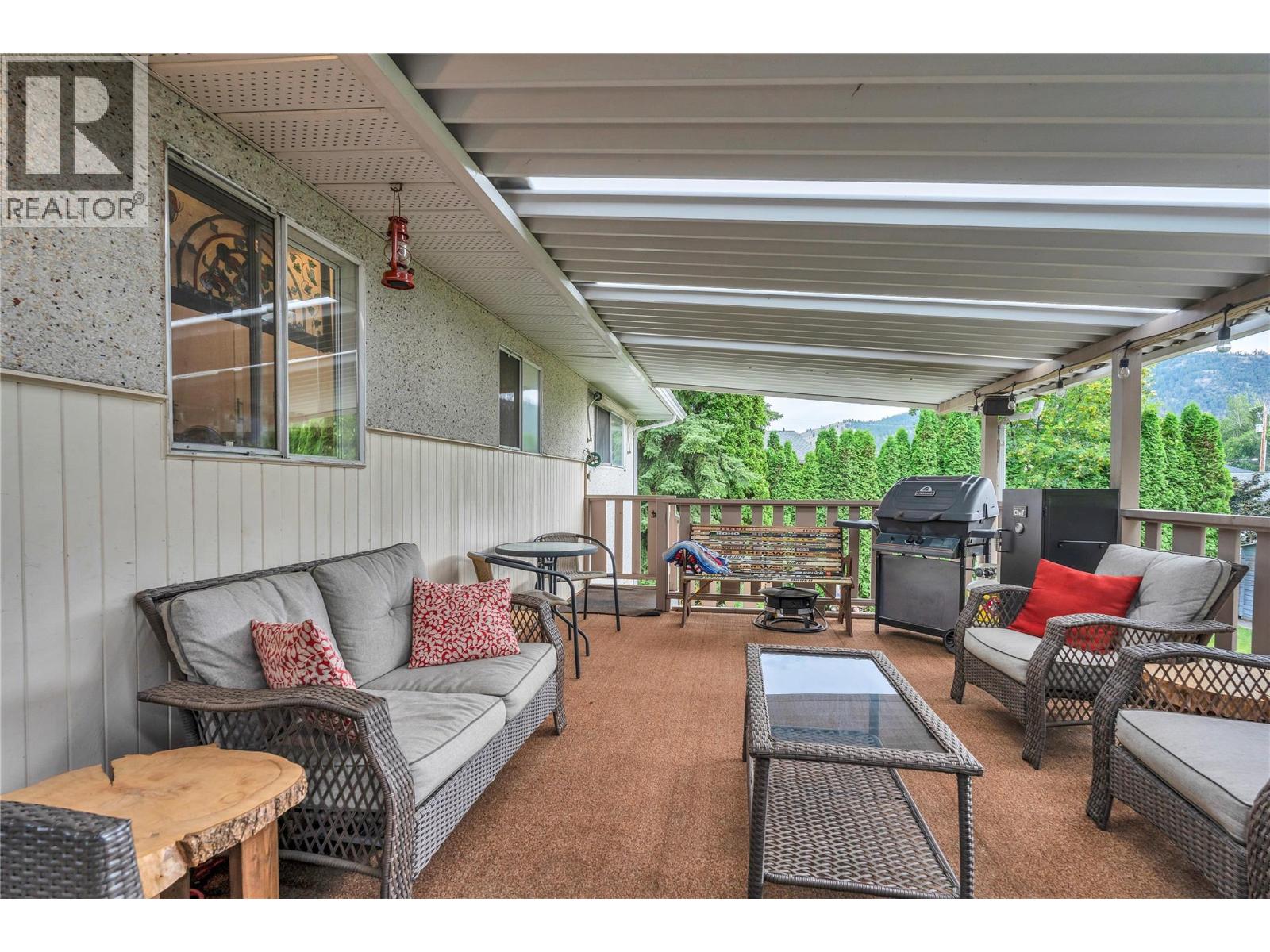 12016 Grant Avenue, Summerland