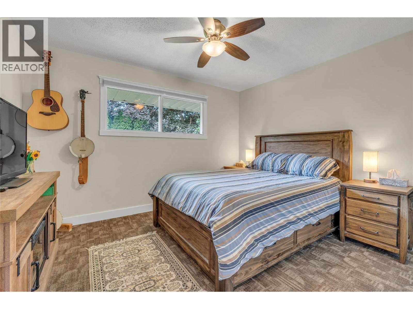 12016 Grant Avenue, Summerland