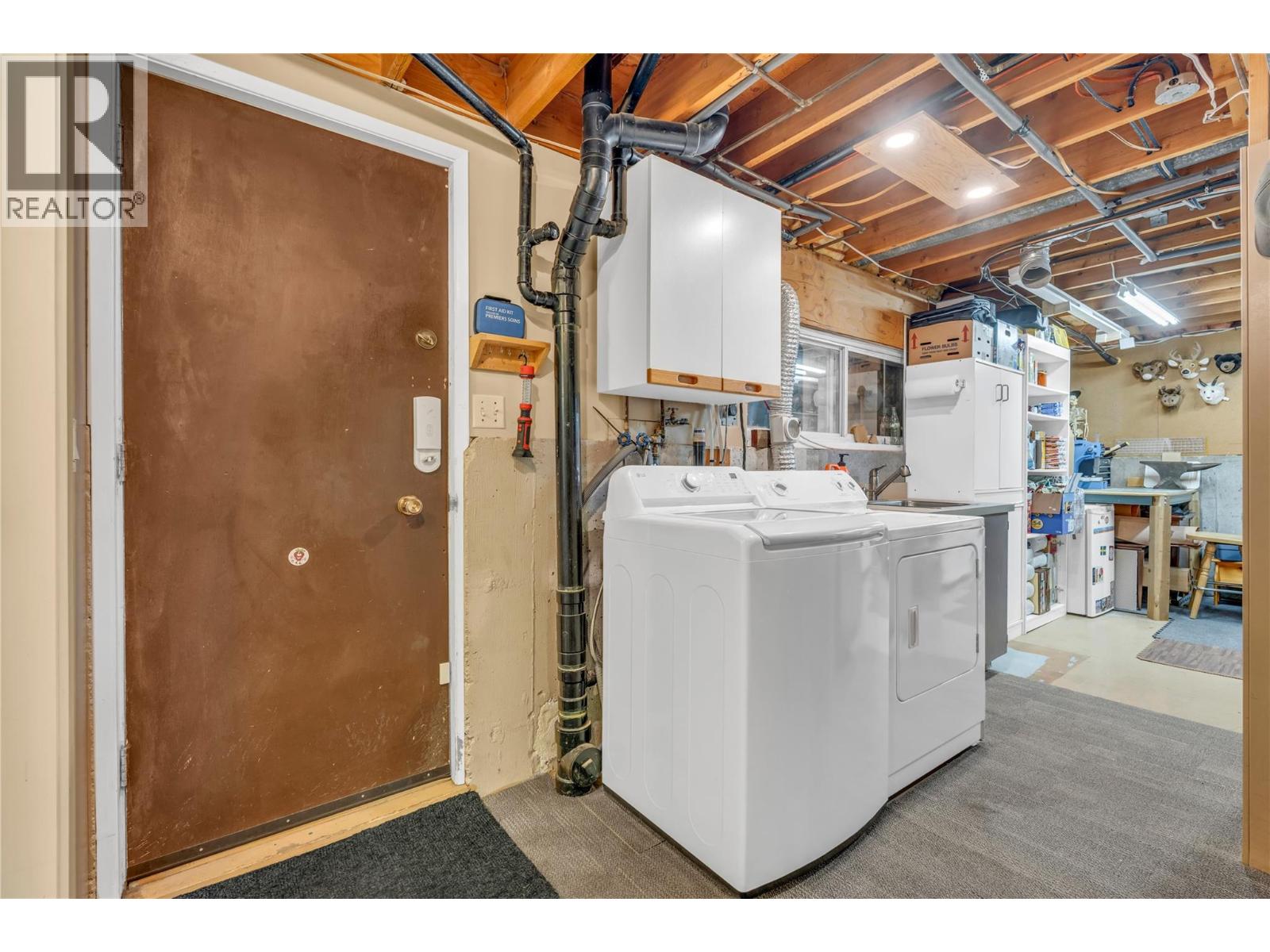12016 Grant Avenue, Summerland