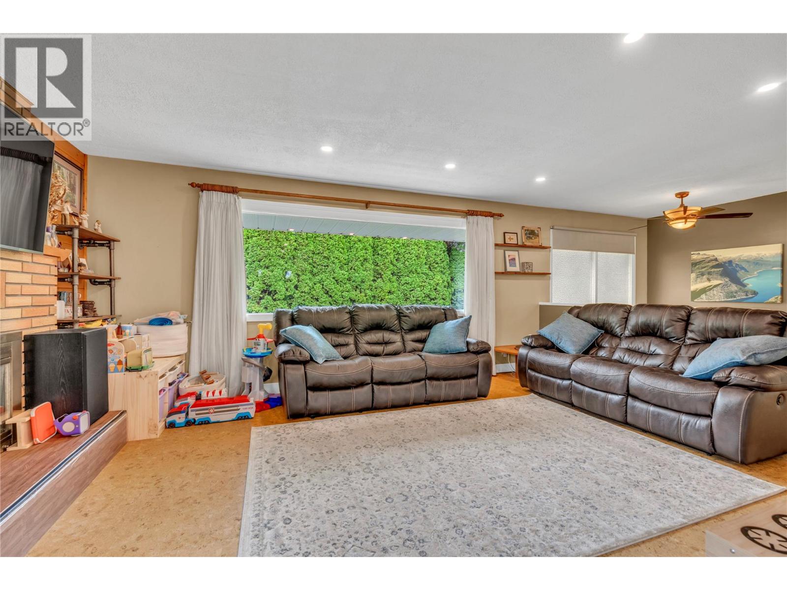 12016 Grant Avenue, Summerland