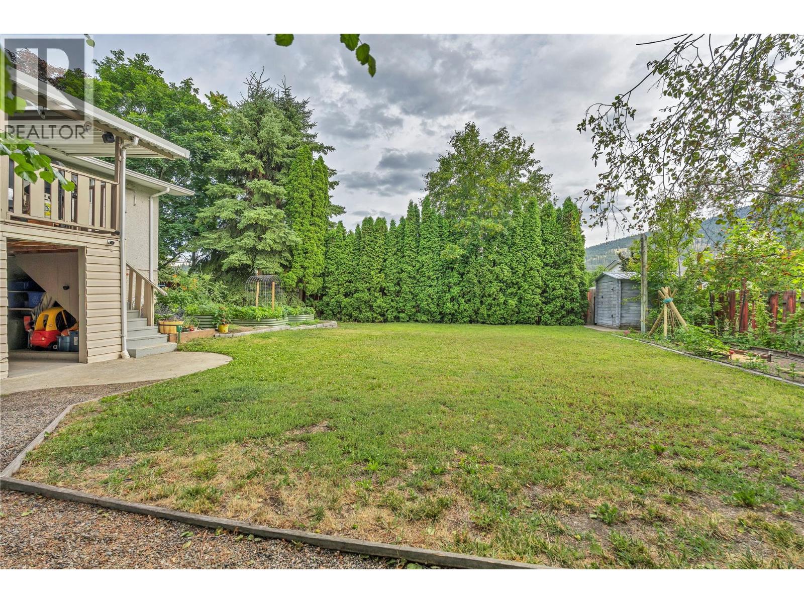 12016 Grant Avenue, Summerland