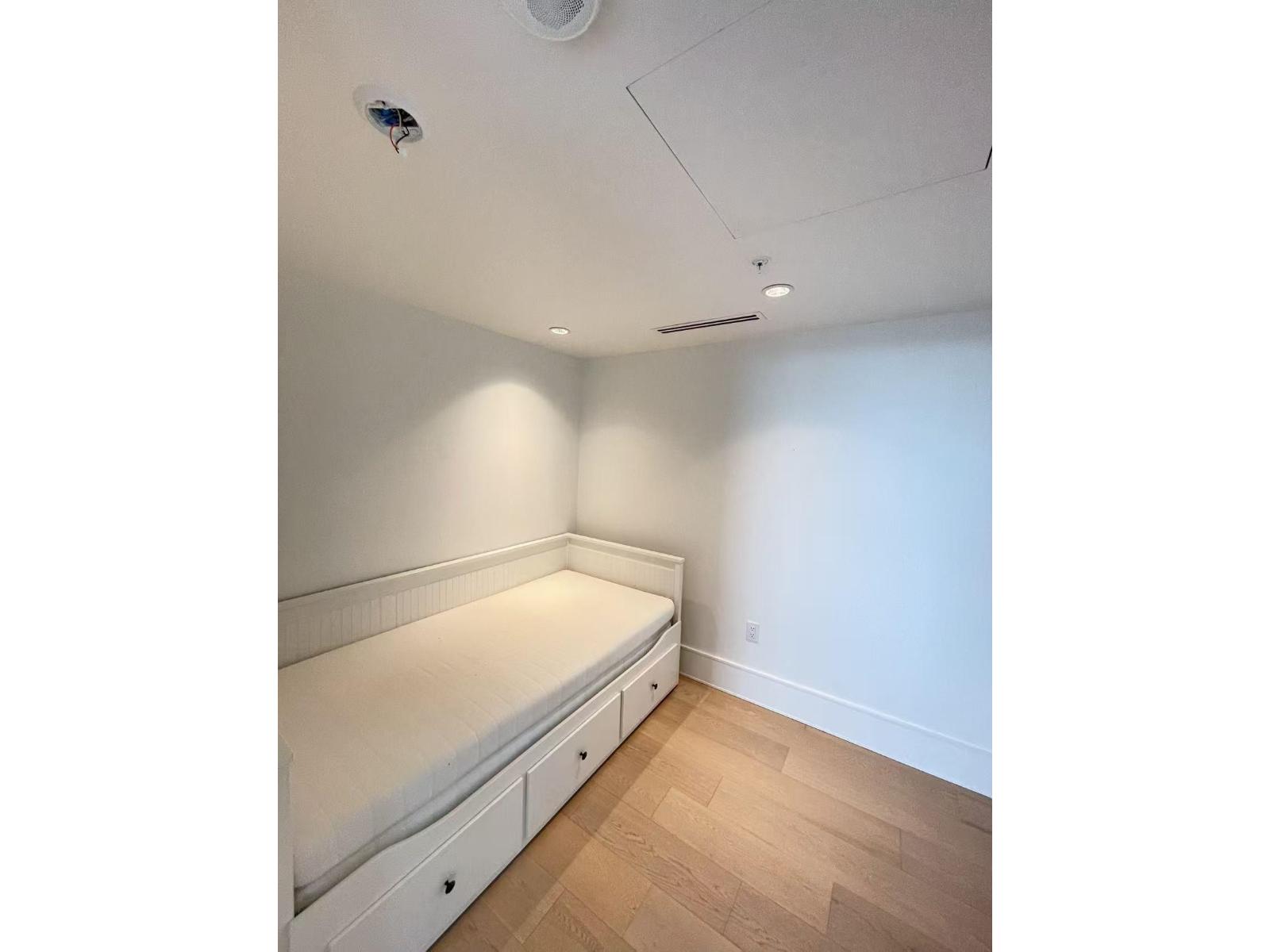 1501 FOSTER STREET, White Rock