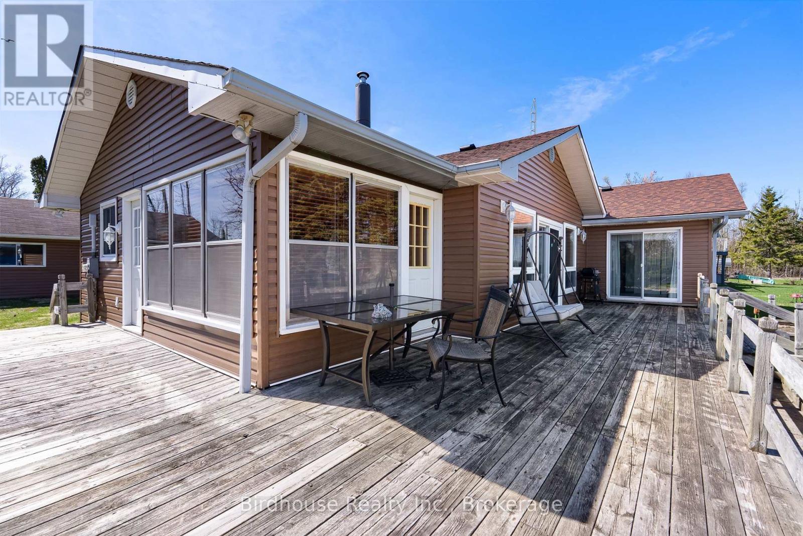 24 GILLIS STREET - 25