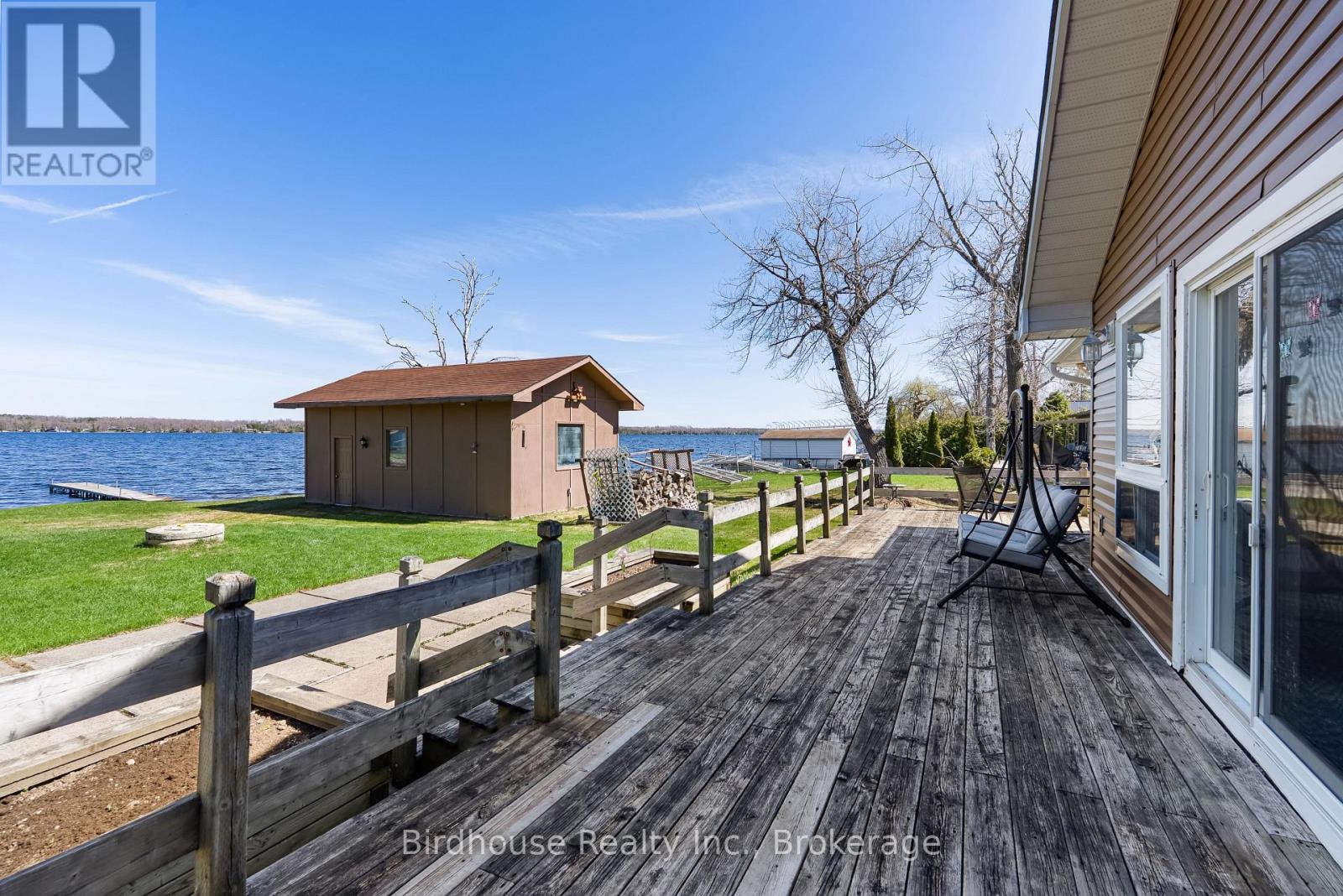 24 GILLIS STREET - 27