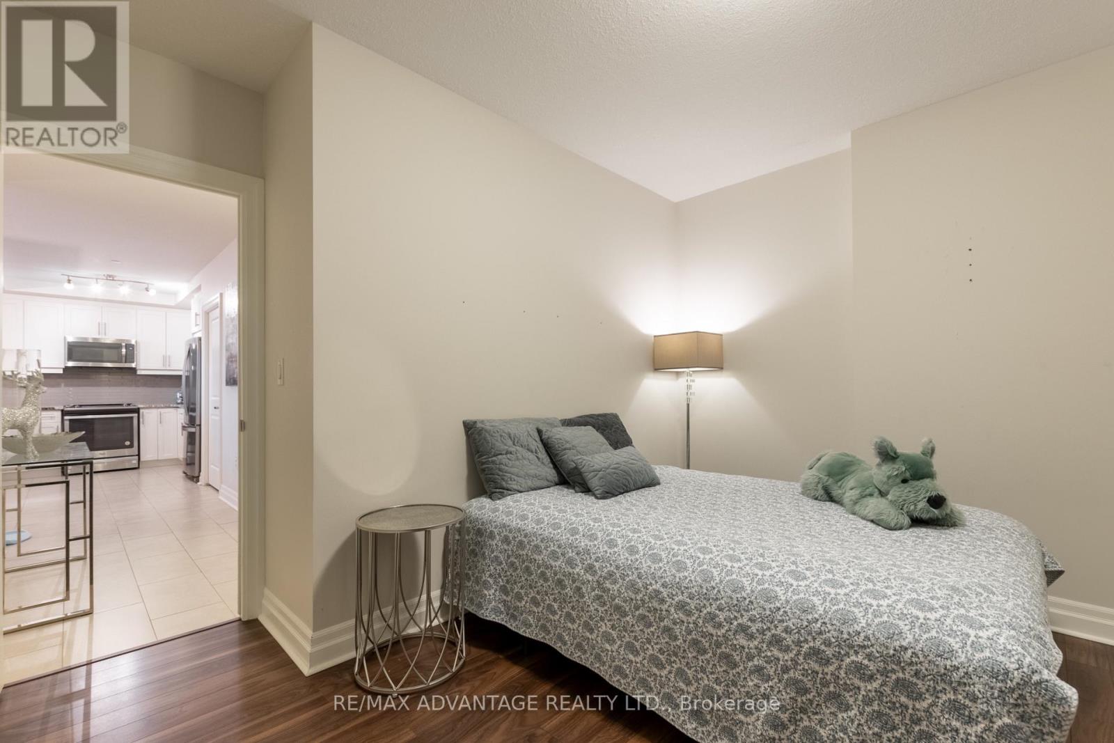 #603 260 VILLAGEWALK BOULEVARD - 16
