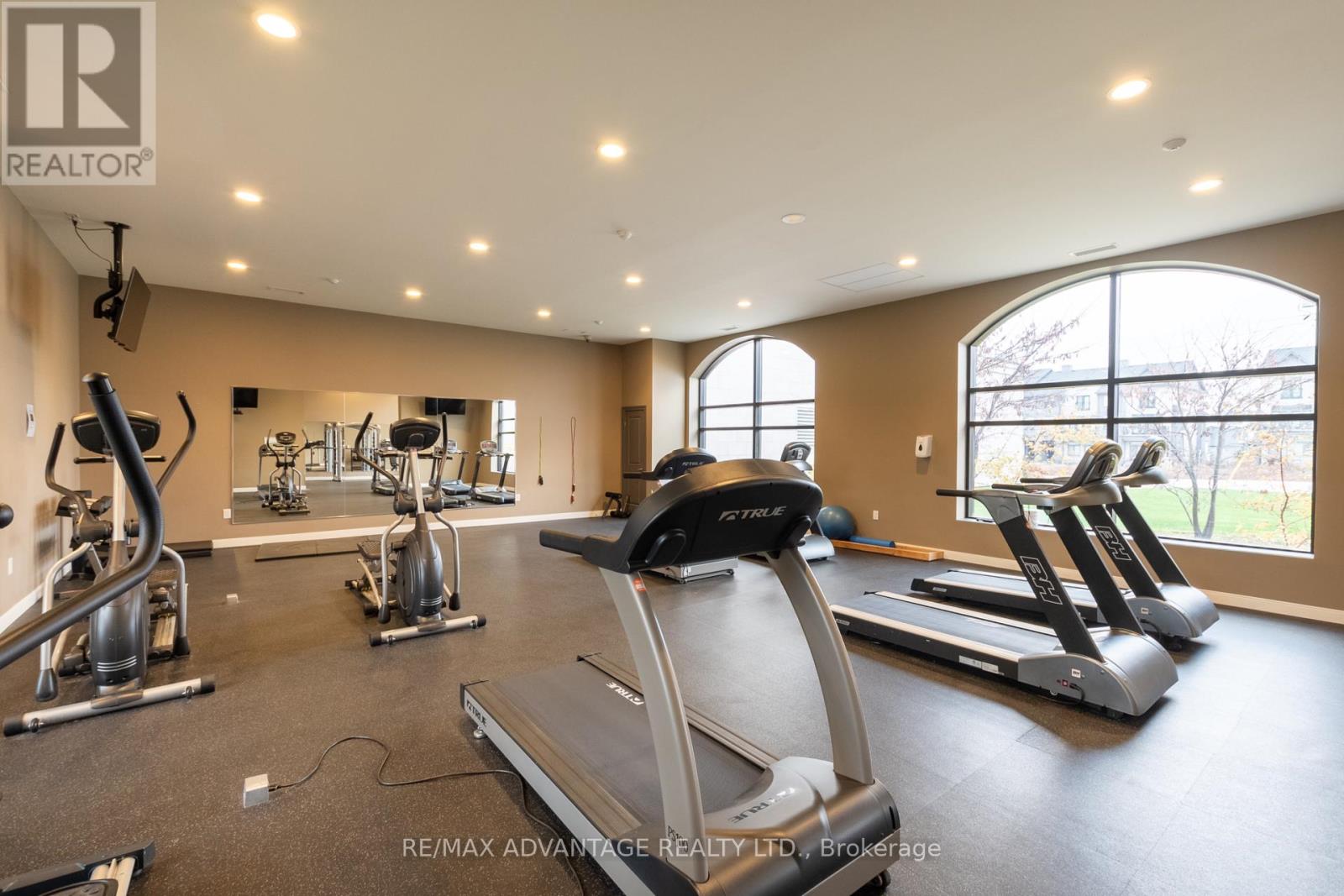 #603 260 VILLAGEWALK BOULEVARD - 25
