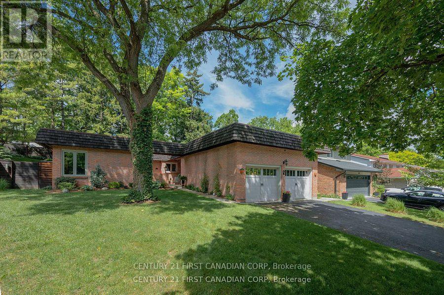 43 COMPTON CRESCENT - 1