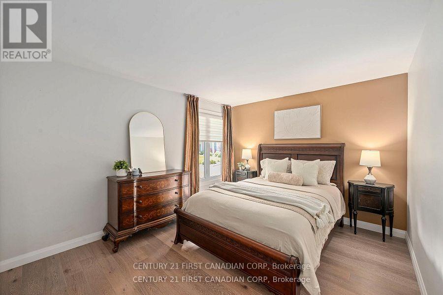 43 COMPTON CRESCENT - 19
