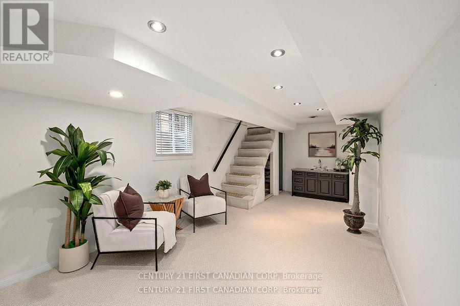 43 COMPTON CRESCENT - 21