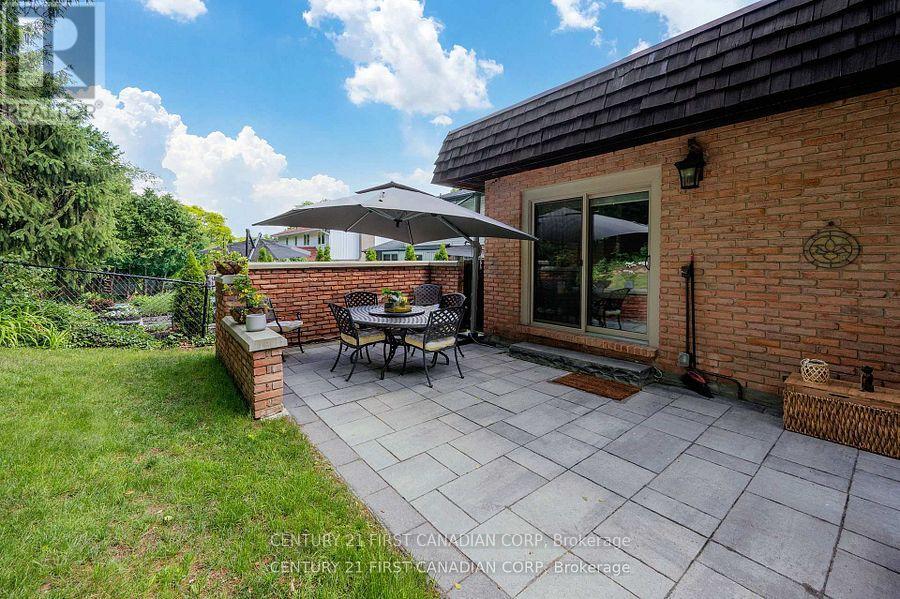 43 COMPTON CRESCENT - 30