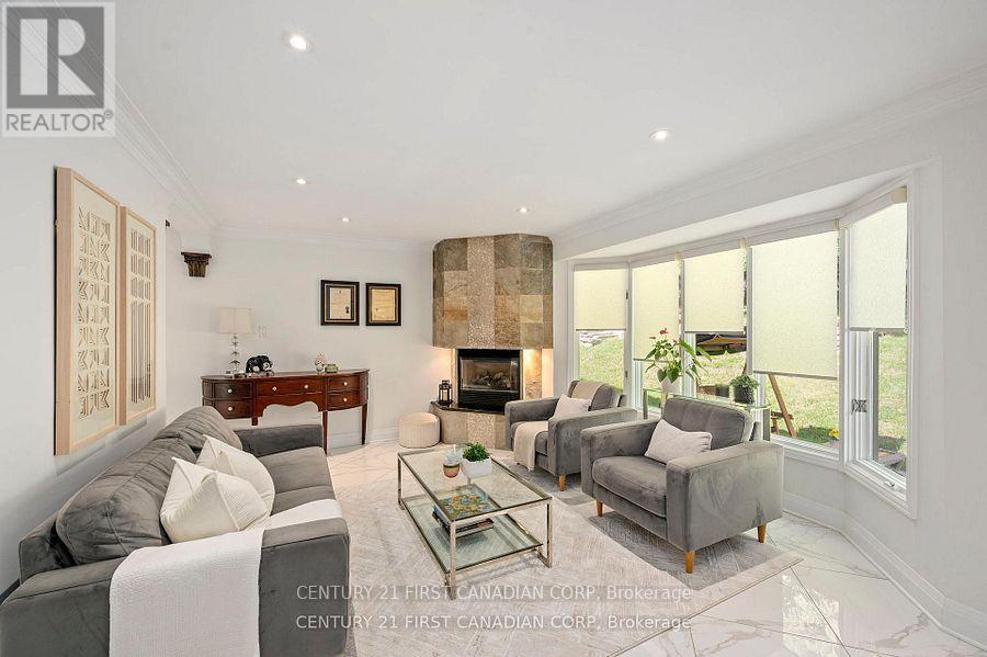 43 COMPTON CRESCENT - 6