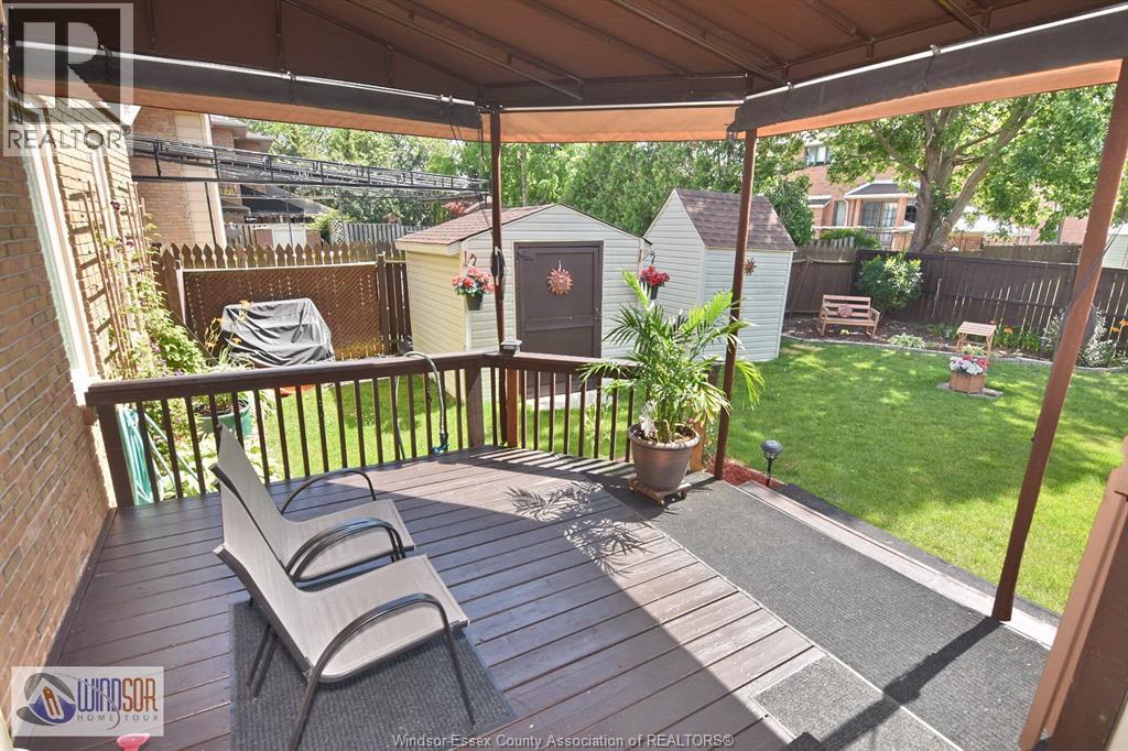 3915 VILLA BORGHESE DRIVE - 33