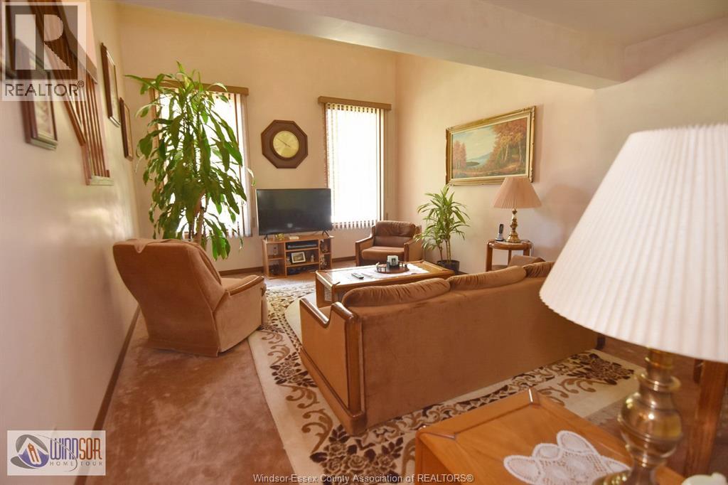 3915 VILLA BORGHESE DRIVE - 13
