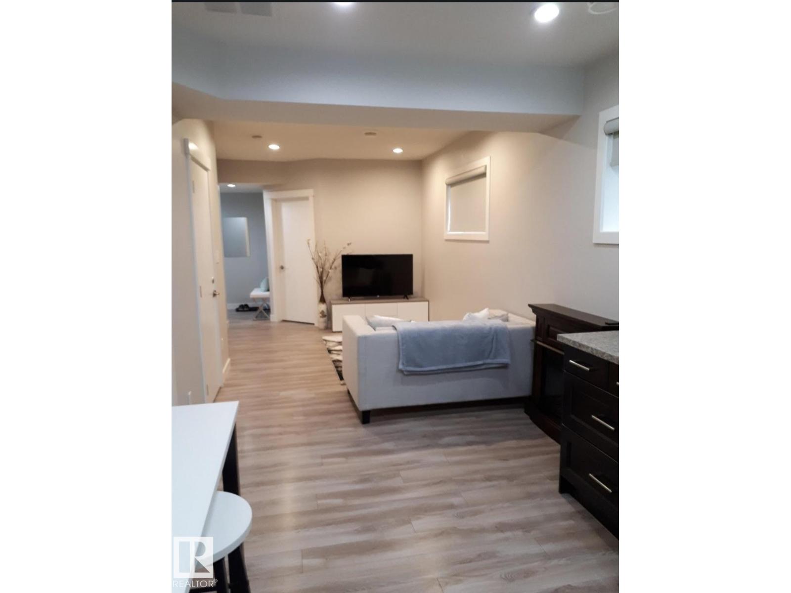16505 133 ST NW - 26