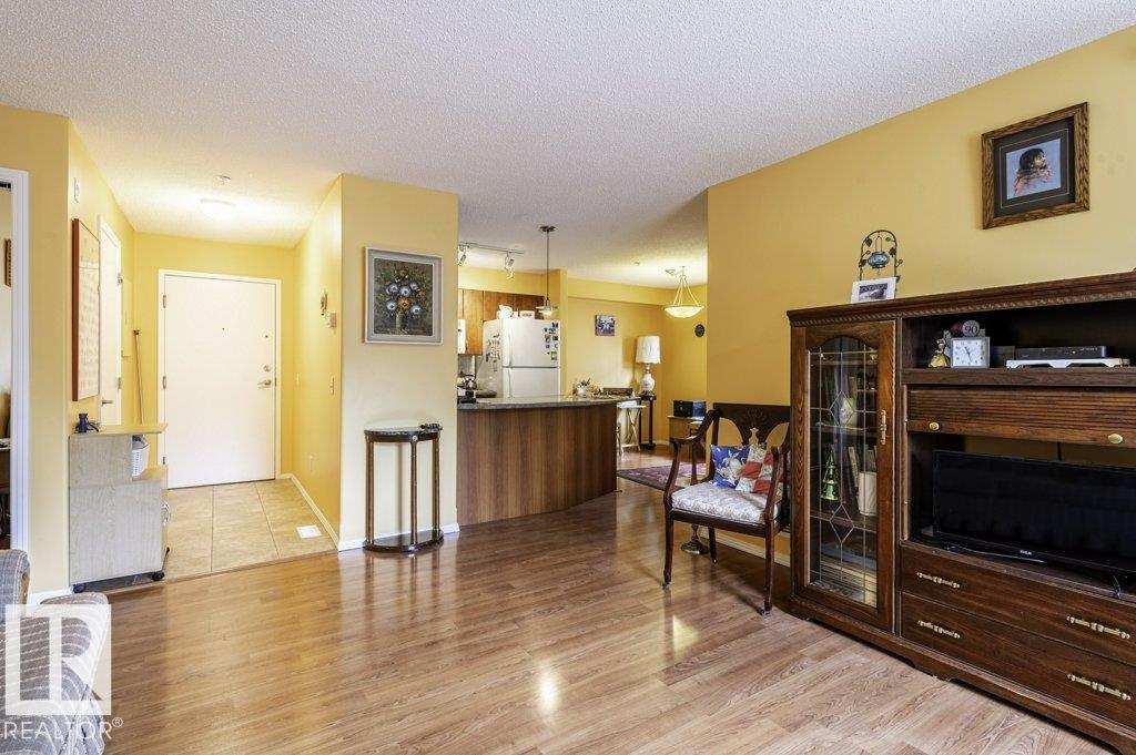 #303 10528 77 AV NW - 9
