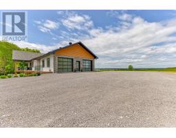 Recreational, Games room - 402 Lapasse Road, Whitewater Region, ON K0J1C0 Photo 9