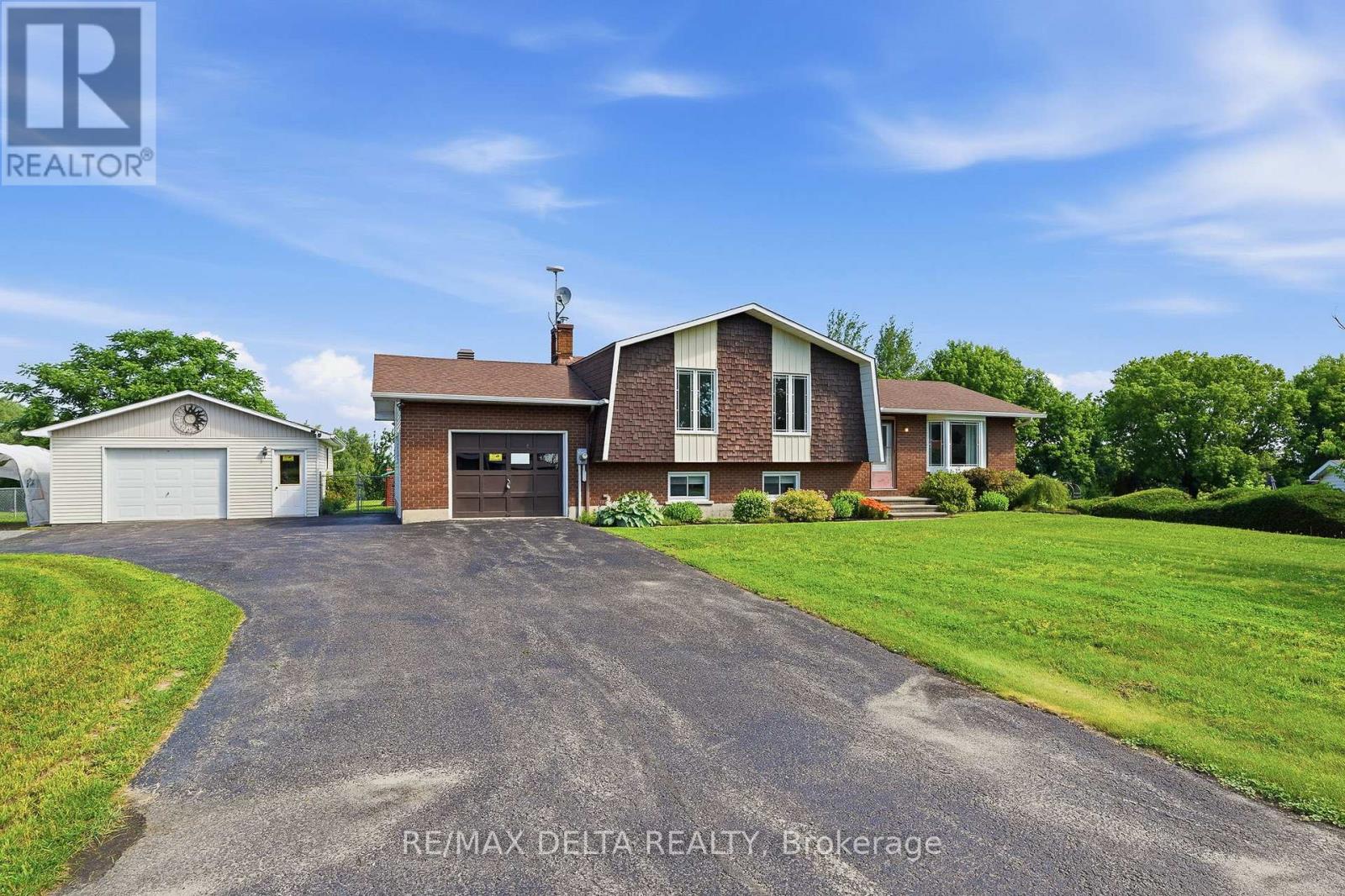 915 ELIZABETH ROAD - 1
