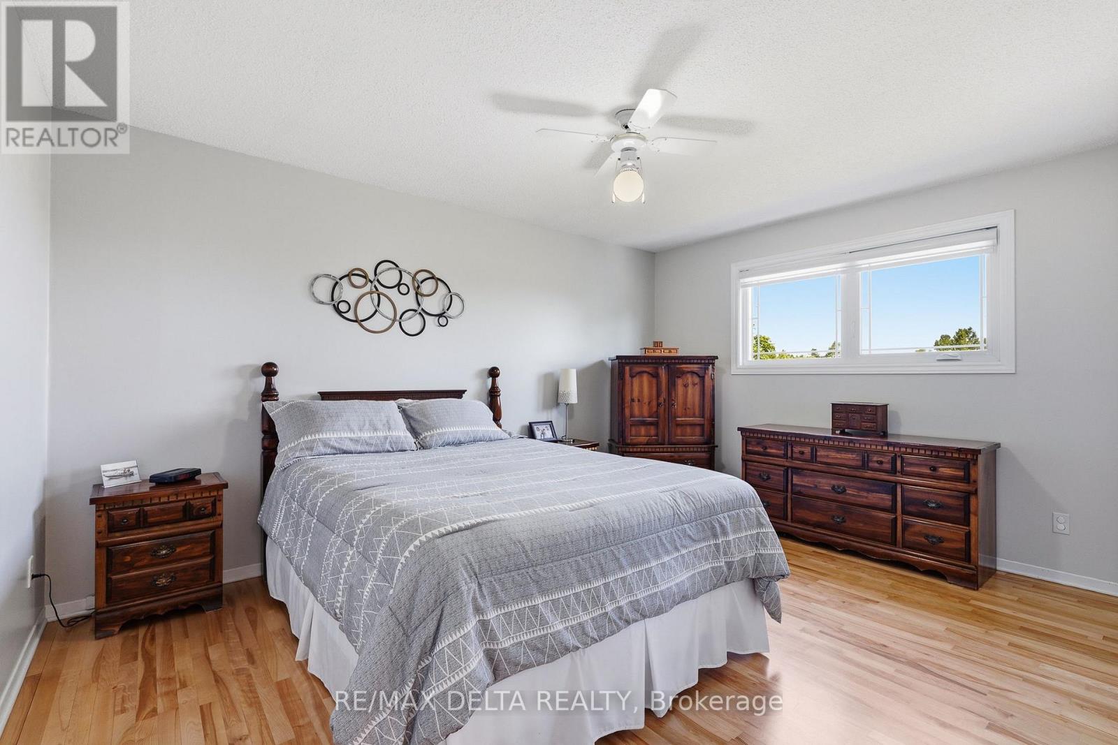 915 ELIZABETH ROAD - Image 15