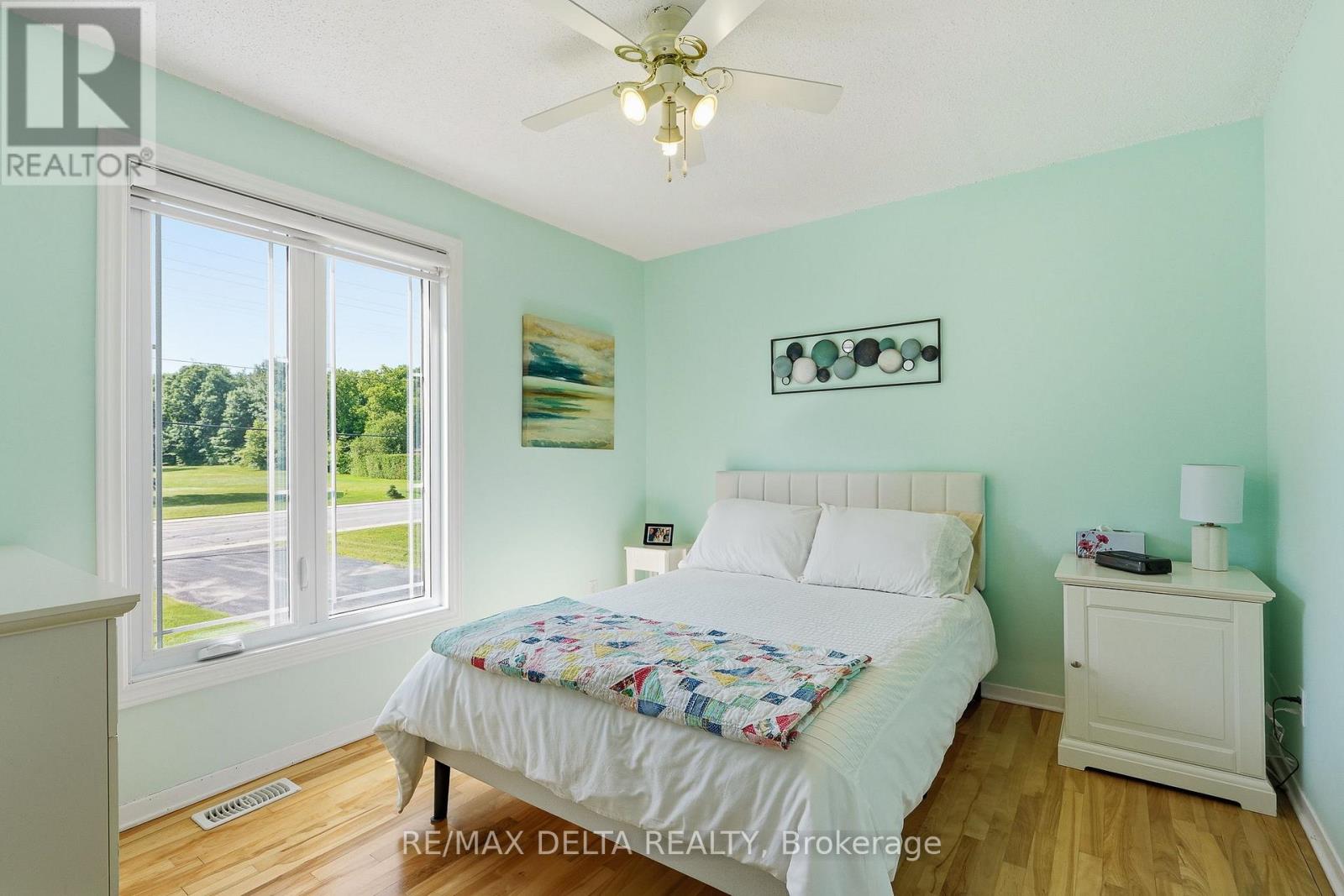 915 ELIZABETH ROAD - Image 17