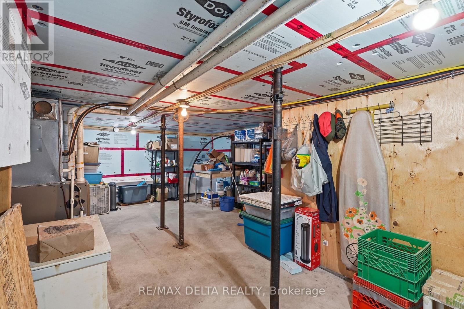 915 ELIZABETH ROAD - Image 29