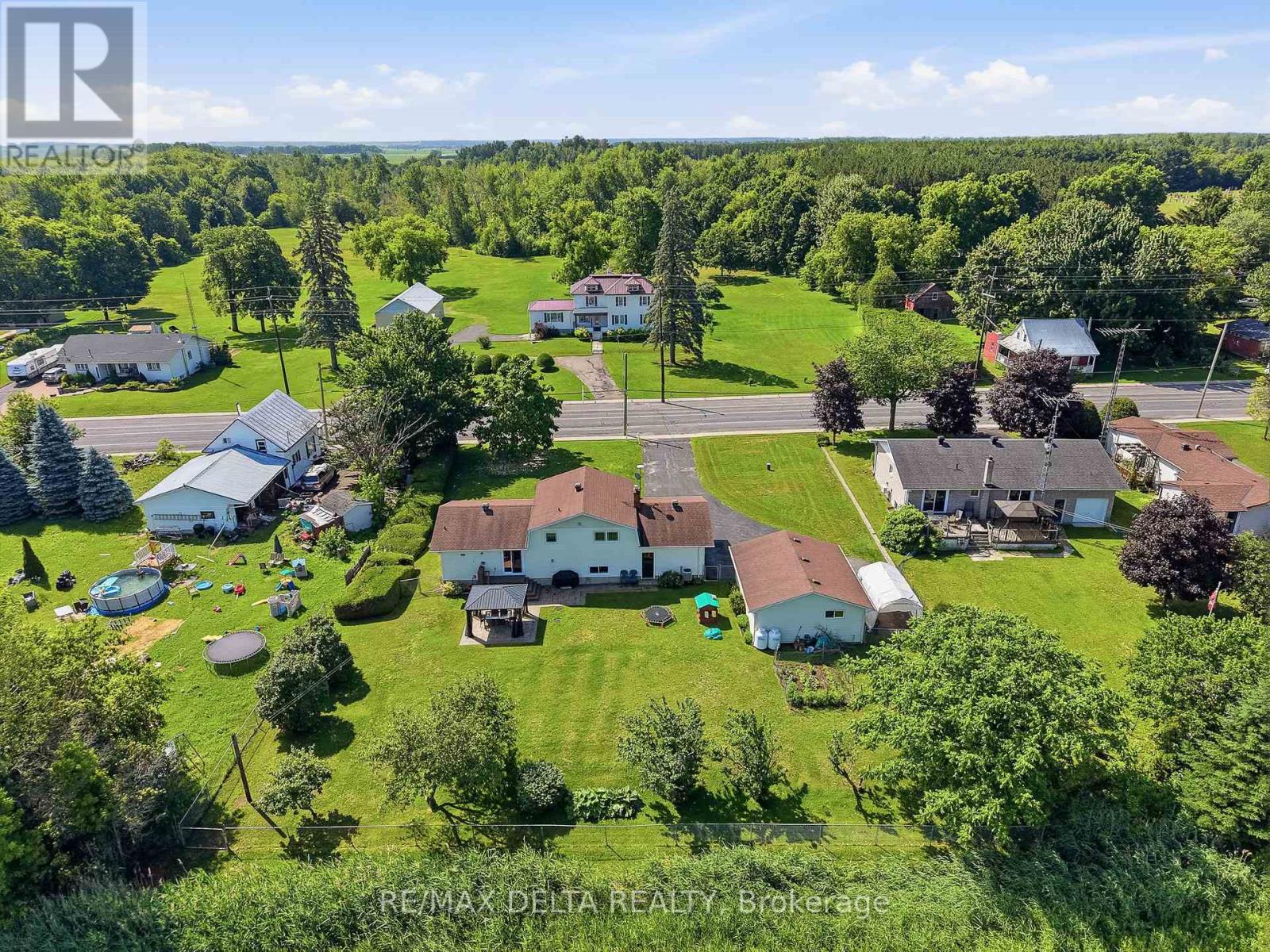 915 ELIZABETH ROAD - Image 38