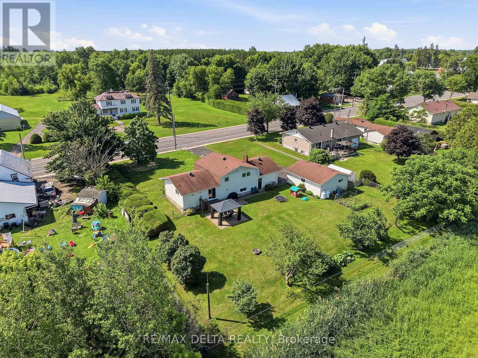 915 ELIZABETH ROAD - Image 39