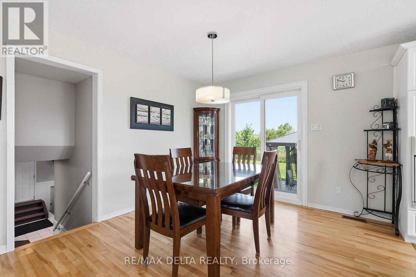 915 ELIZABETH ROAD - Image 7